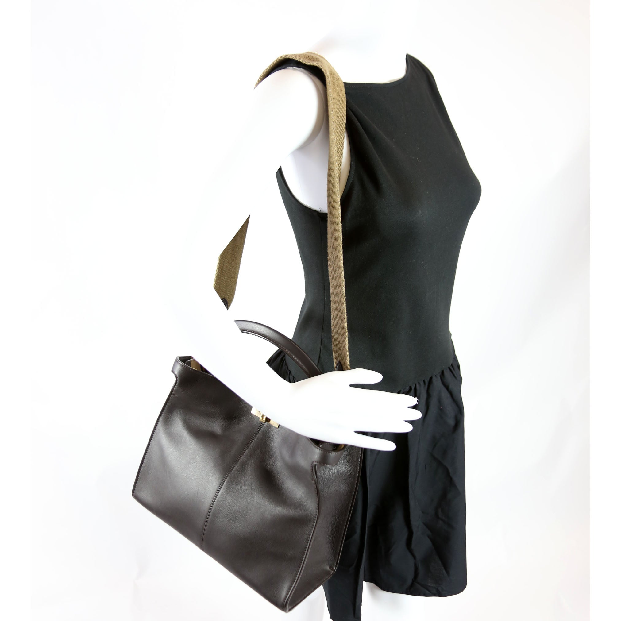 8BN310 Peekaboo X-Lite Medium Black