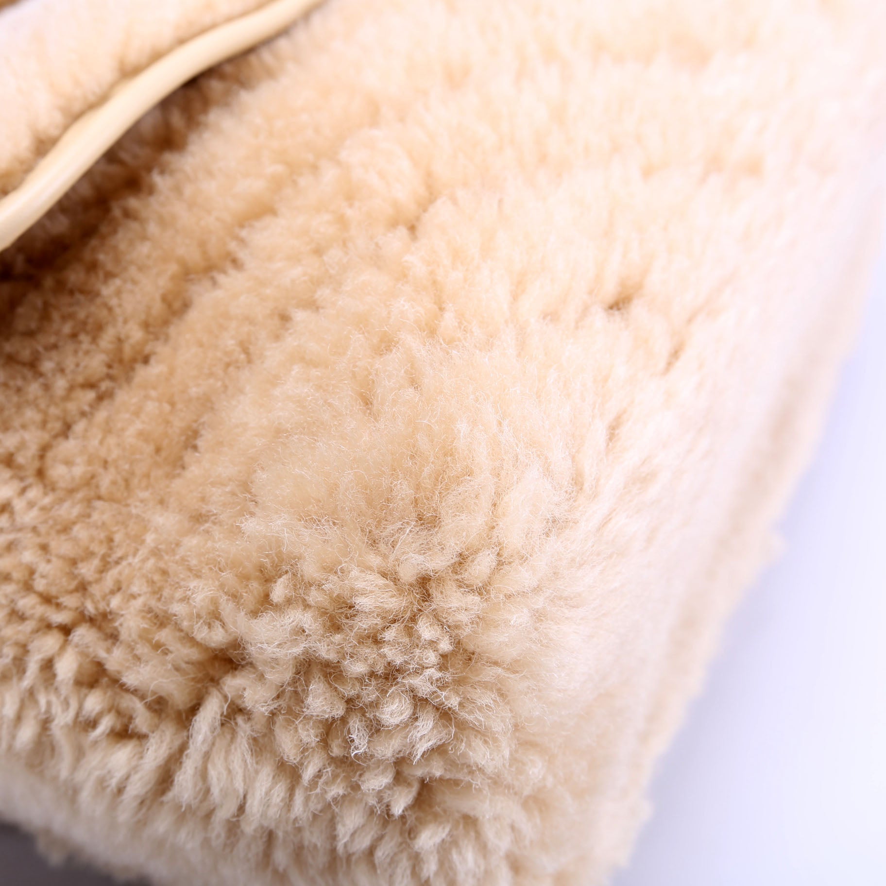 Niki Medium Shearling 633187 Tan
