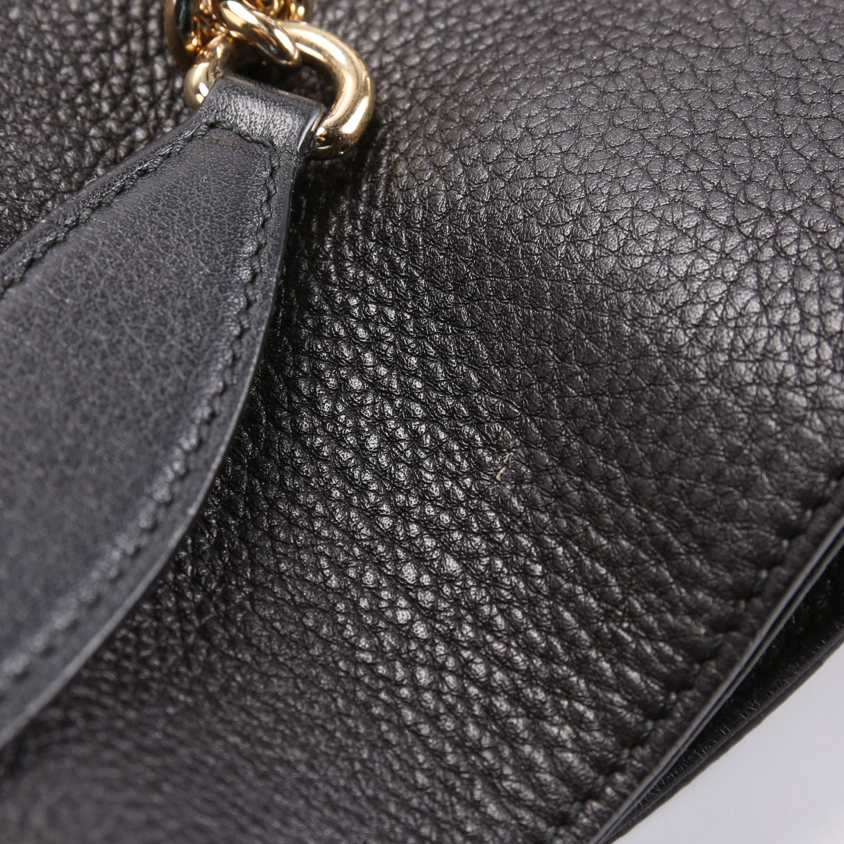 308982 Soho Leather Shoulder Medium Black
