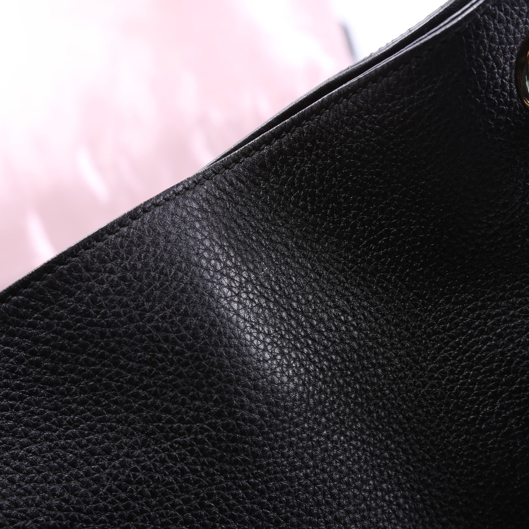 308982 Soho Leather Shoulder Medium Black