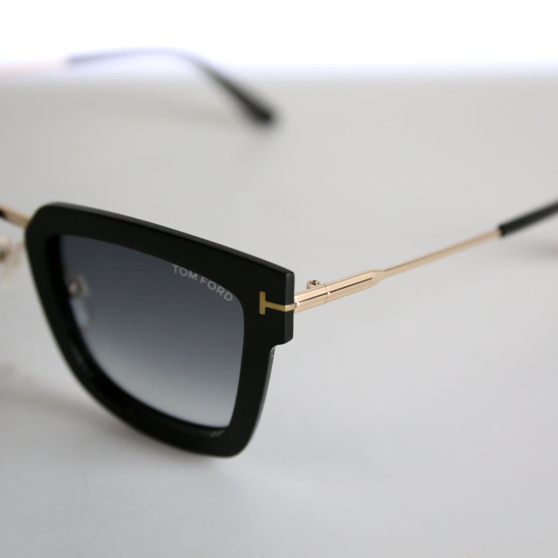 TF573 Lara Sunglasses Black/Gold