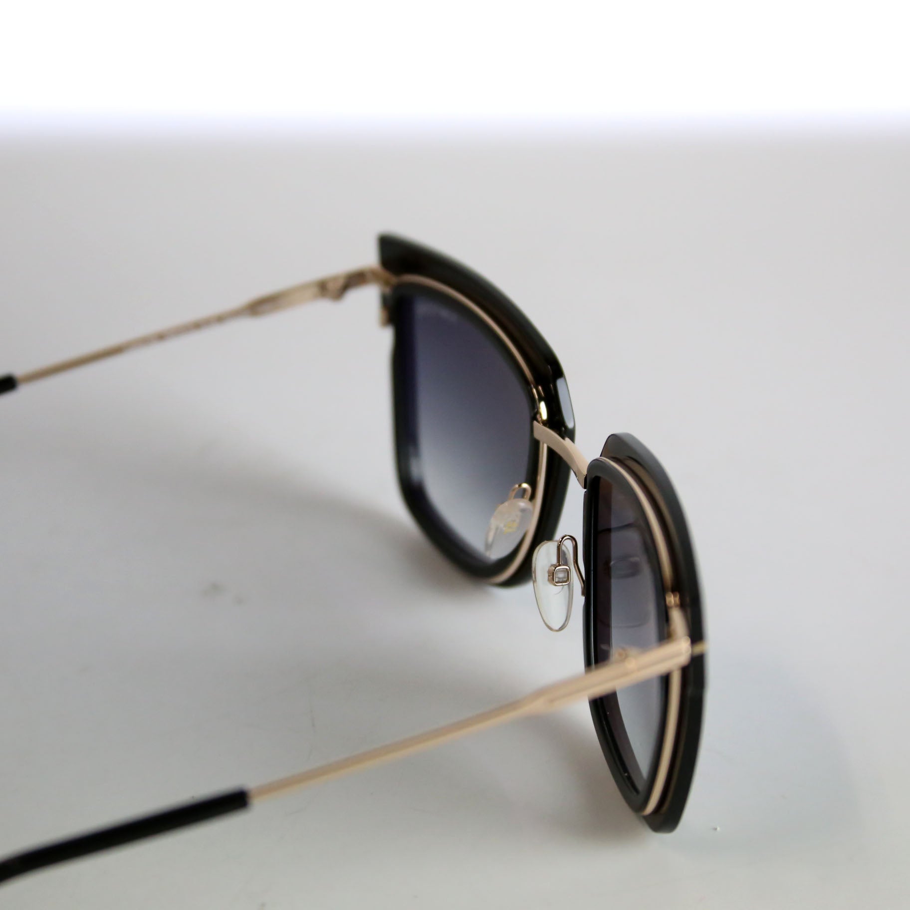TF573 Lara Sunglasses Black/Gold