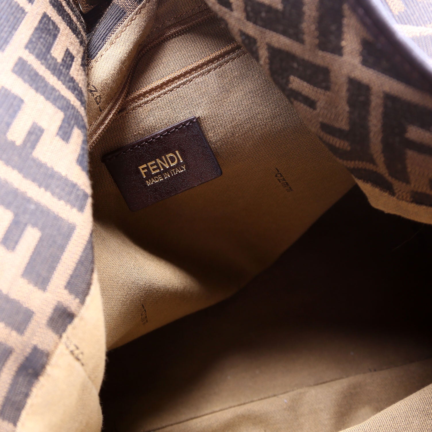 8BR635 FF Zucca Chef Tote Large
