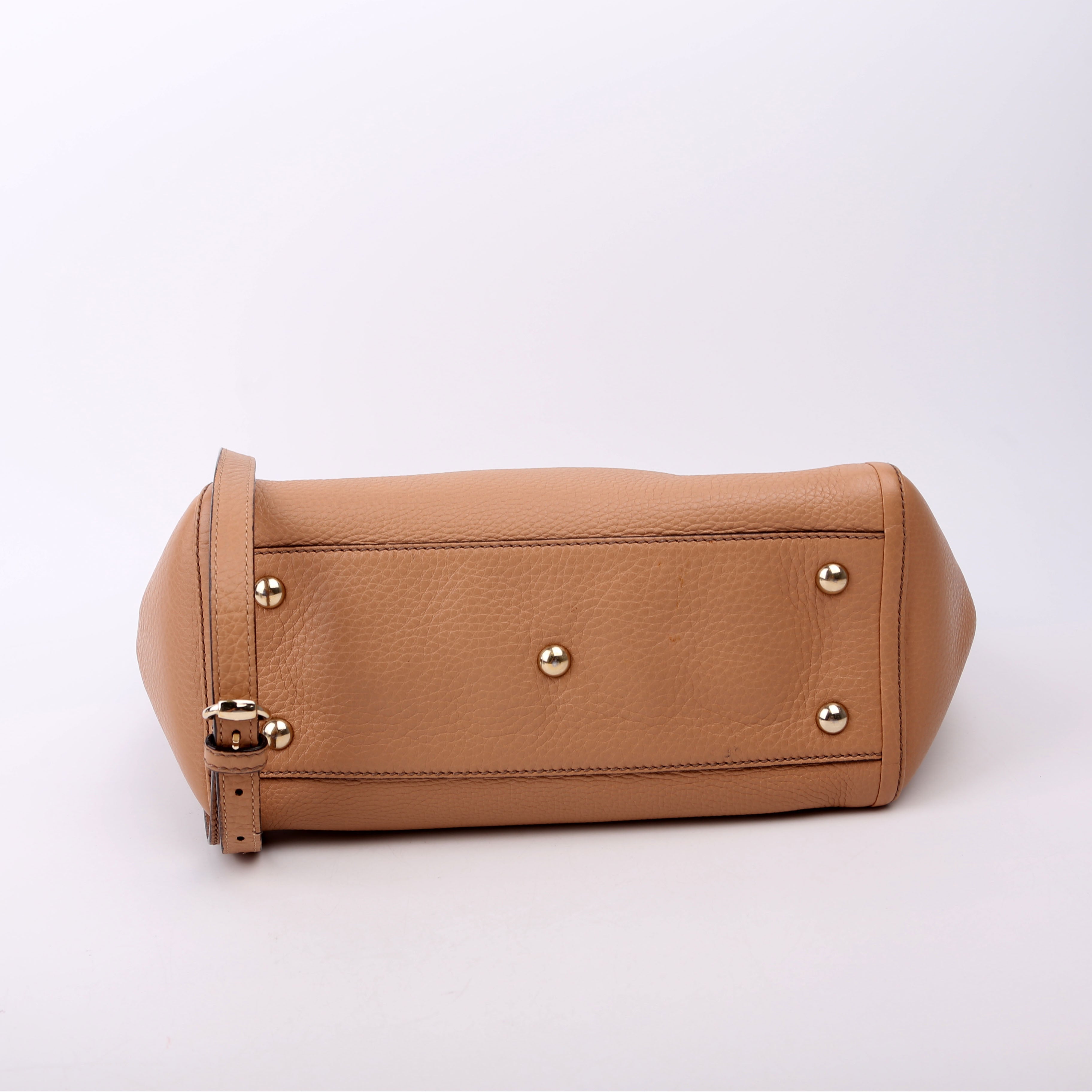 369176 Soho Crossbody Tan