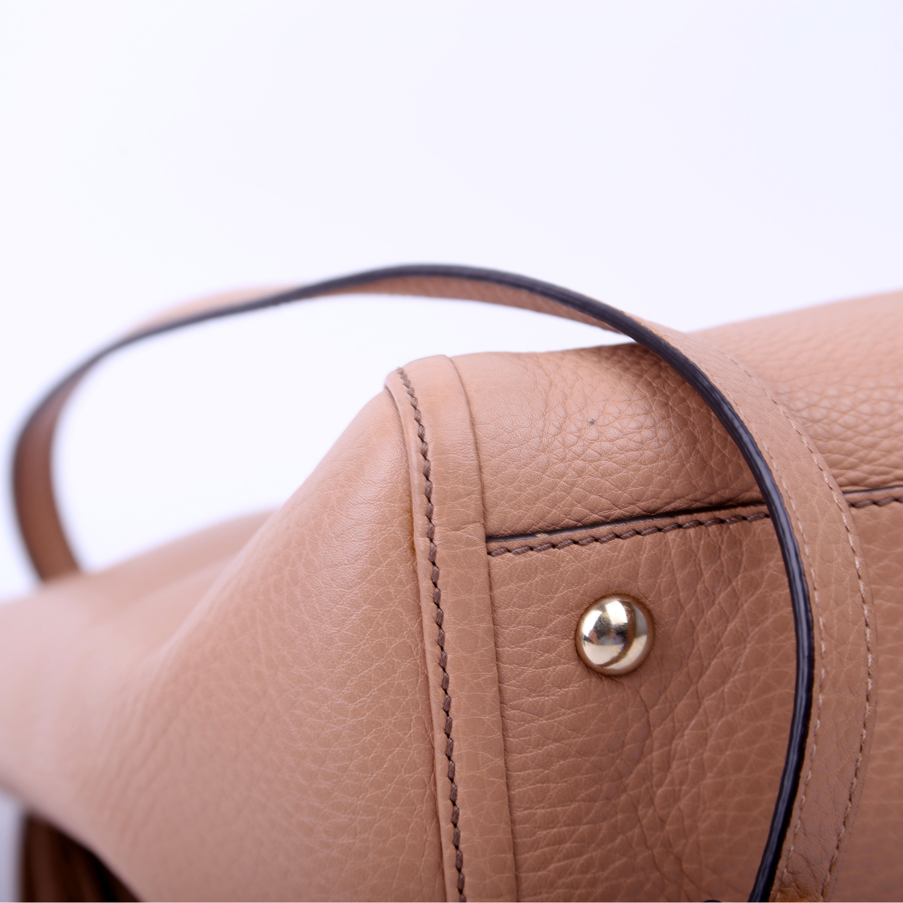 369176 Soho Crossbody Tan