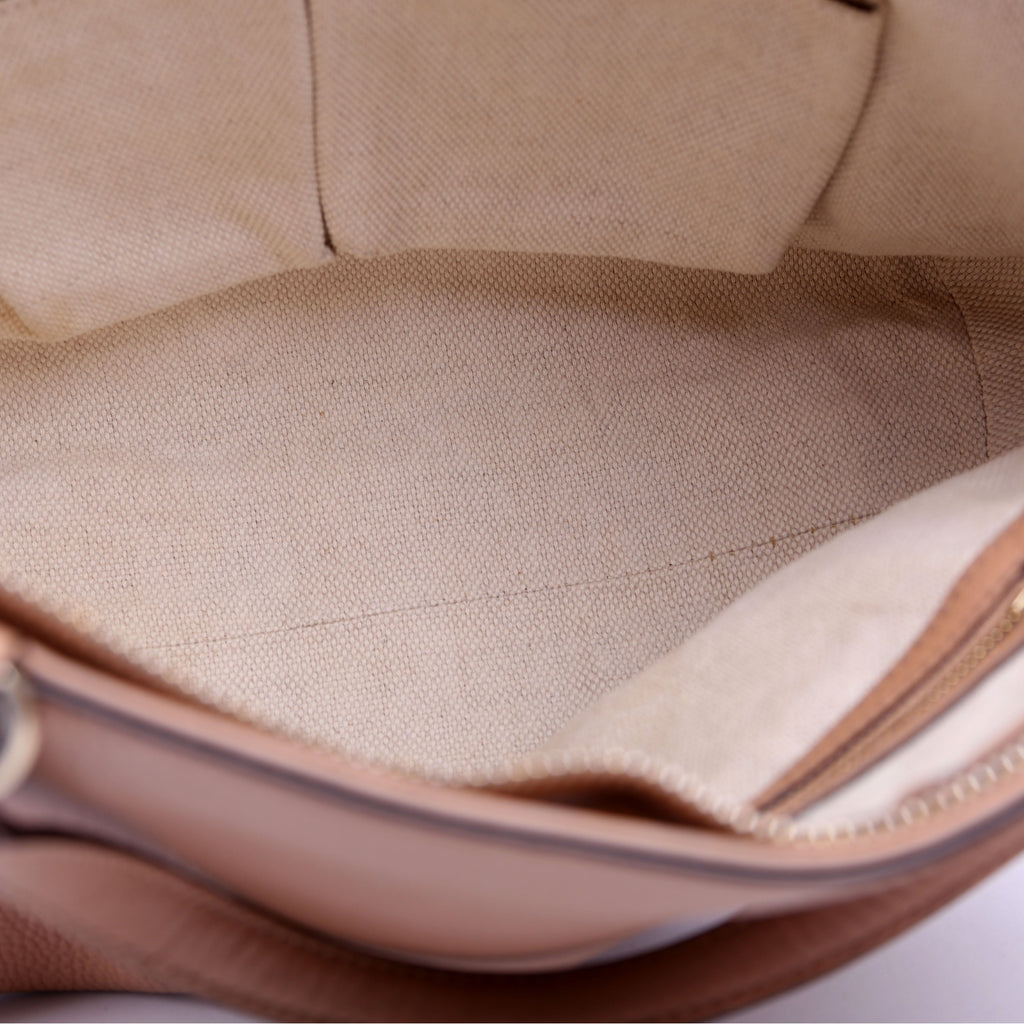 369176 Soho Crossbody Tan