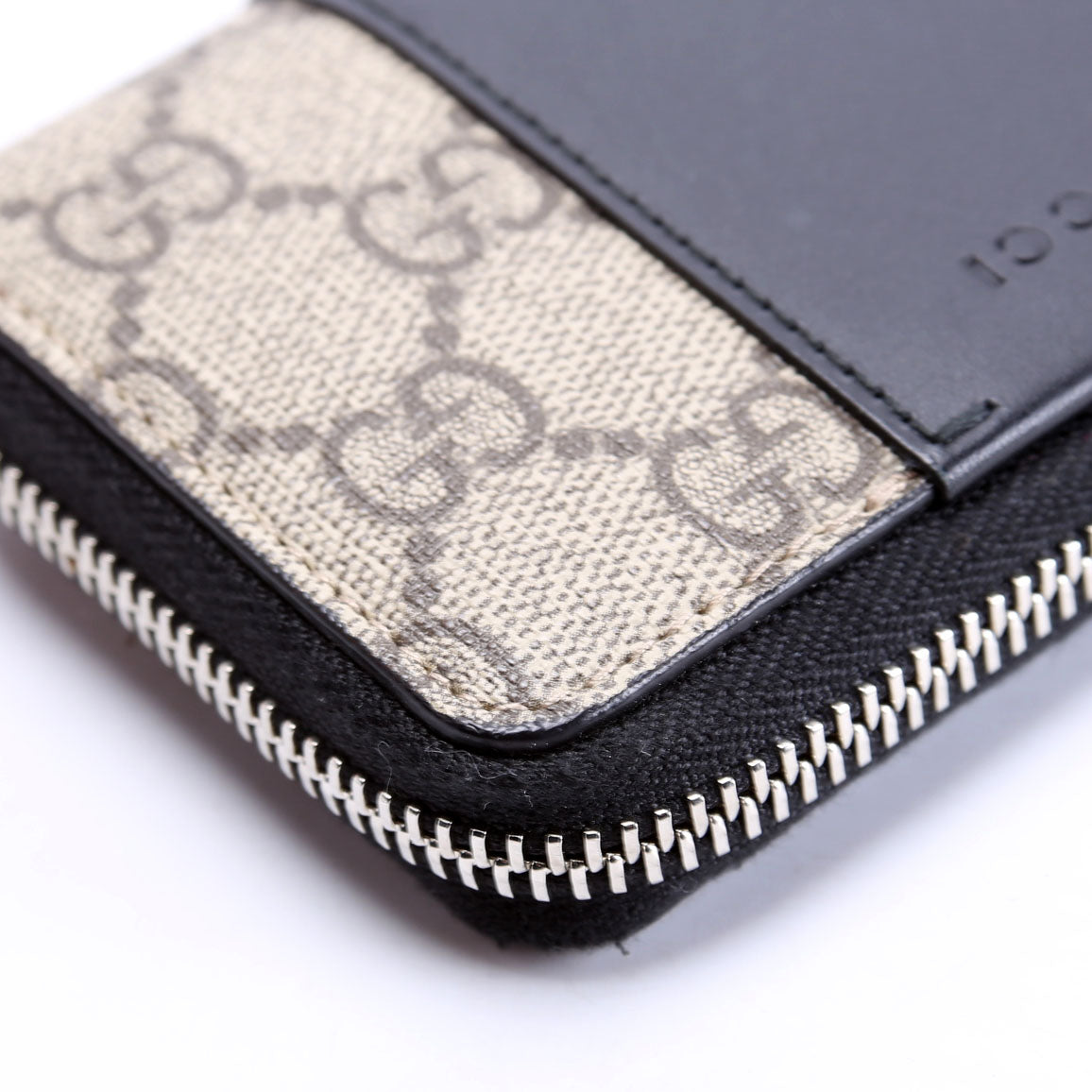 451242 GG Supreme Leather Zip Around Card Case