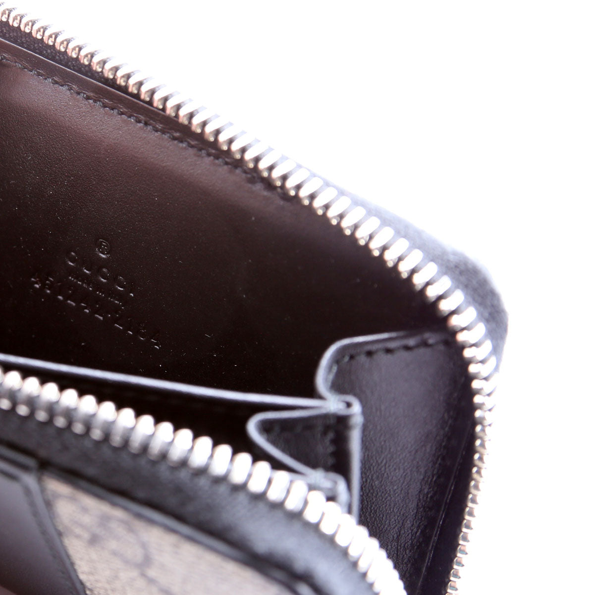 451242 GG Supreme Leather Zip Around Card Case