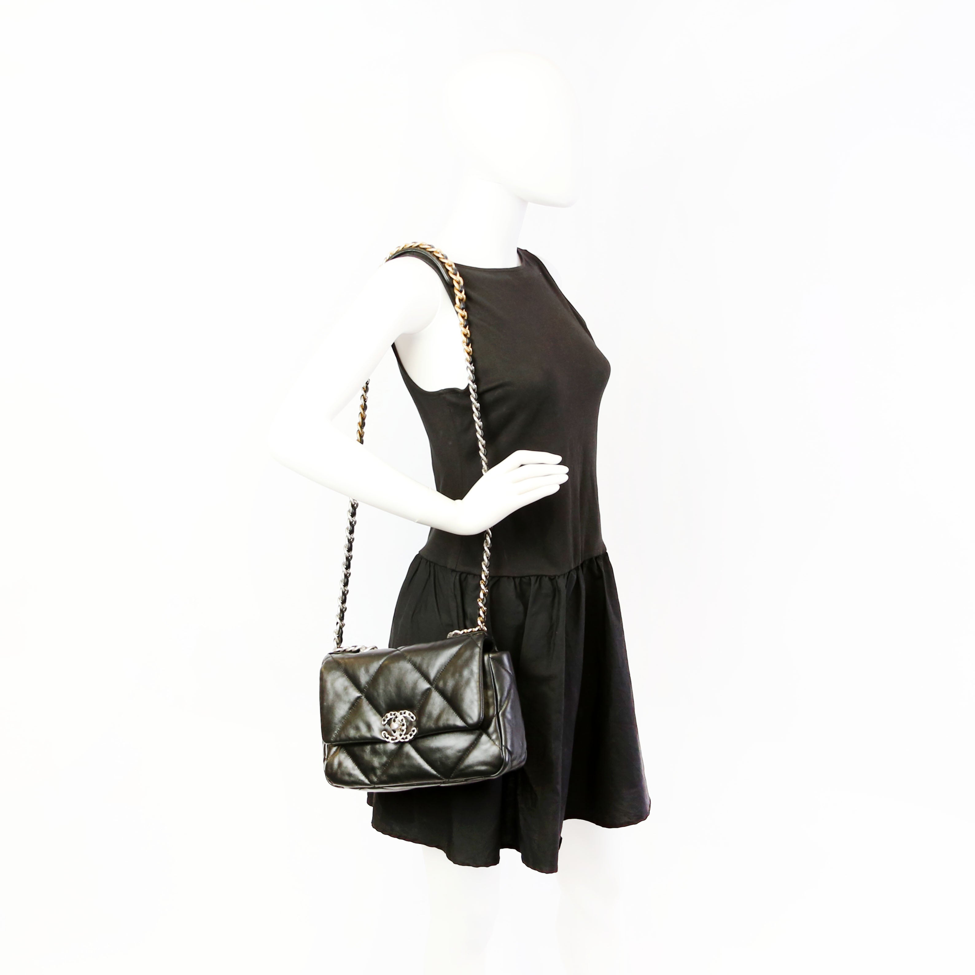 Quilted Goatskin 19 Medium Flap RFID Black