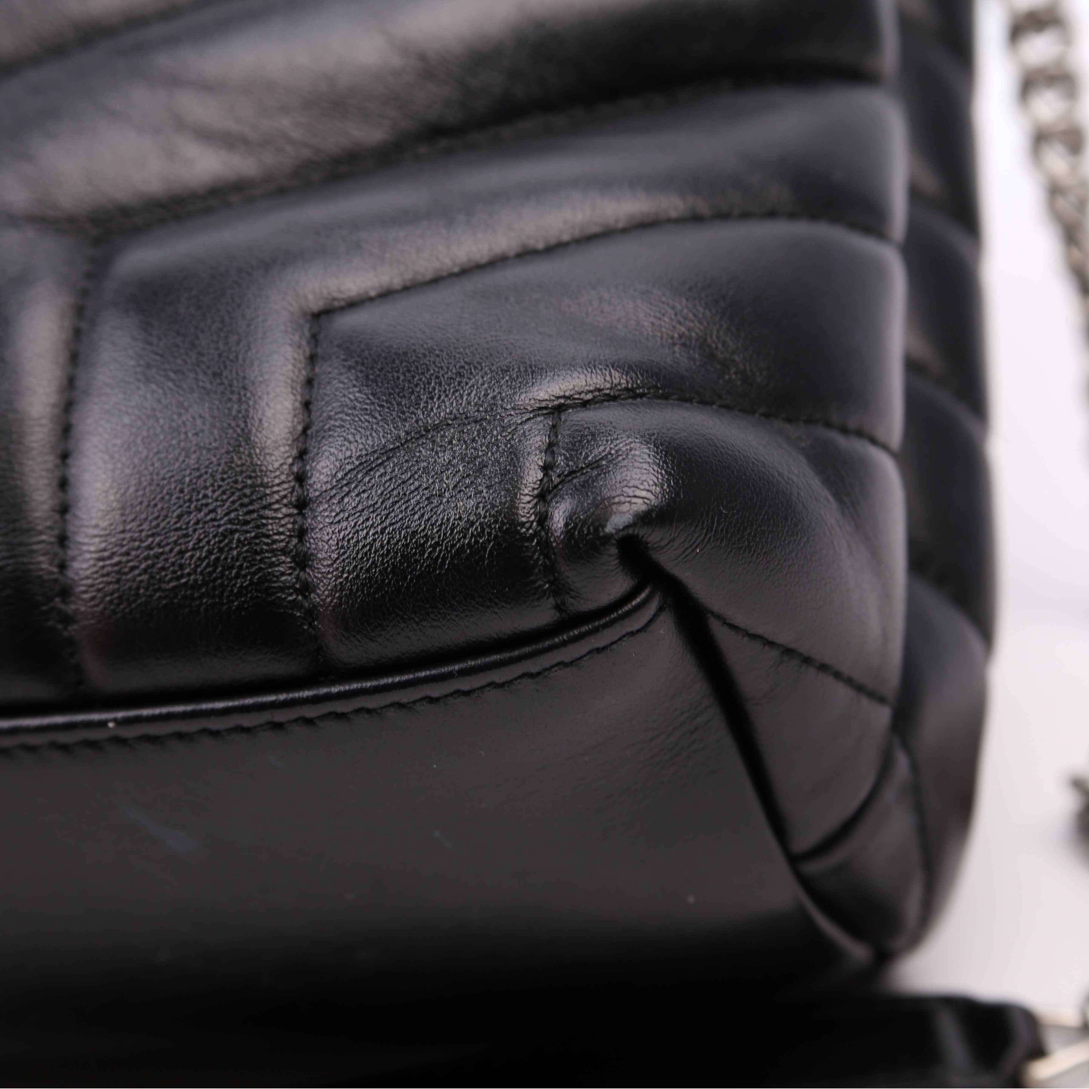 SAINT LAURENT Loulou Satchel Medium Black 487216