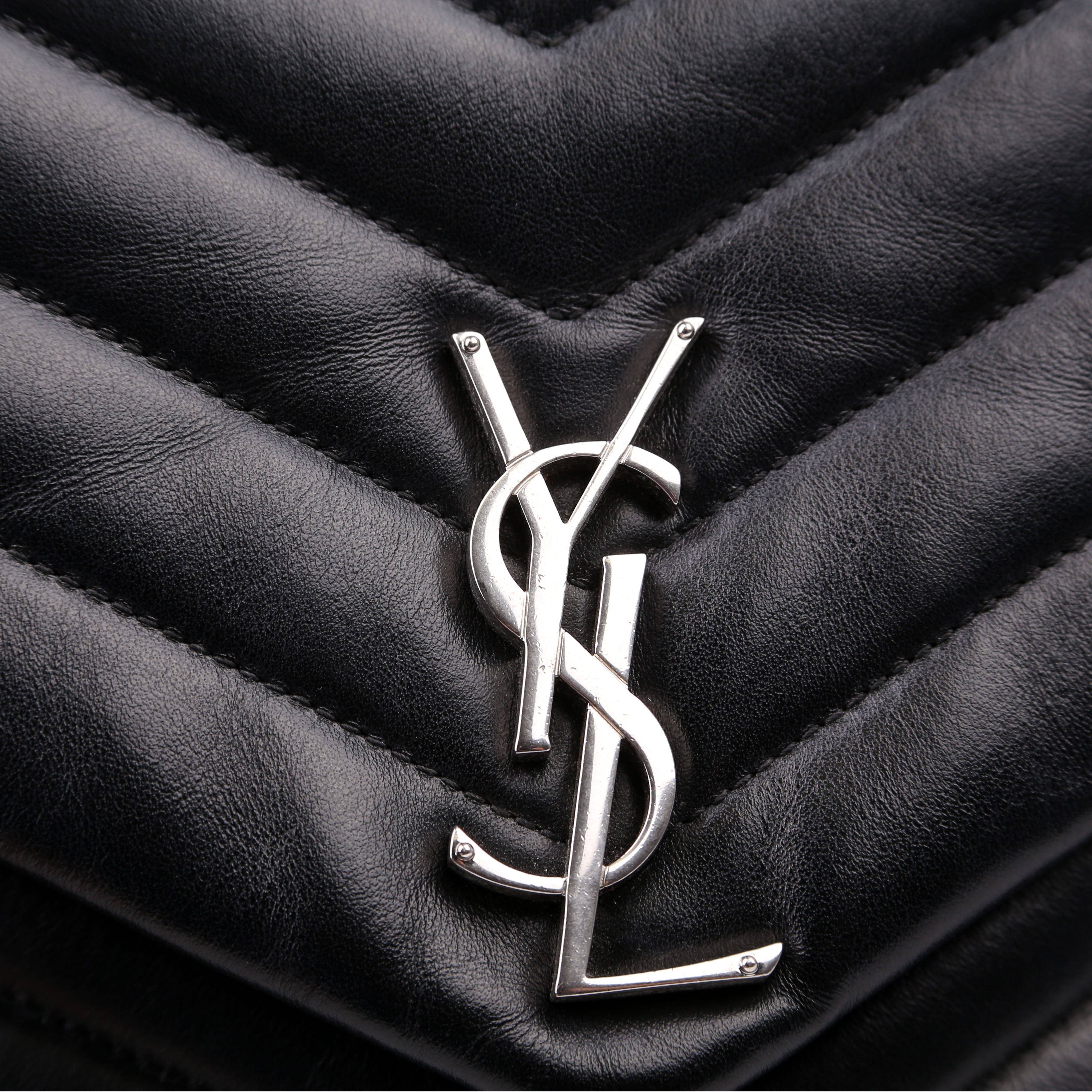 SAINT LAURENT Loulou Satchel Medium Black 487216