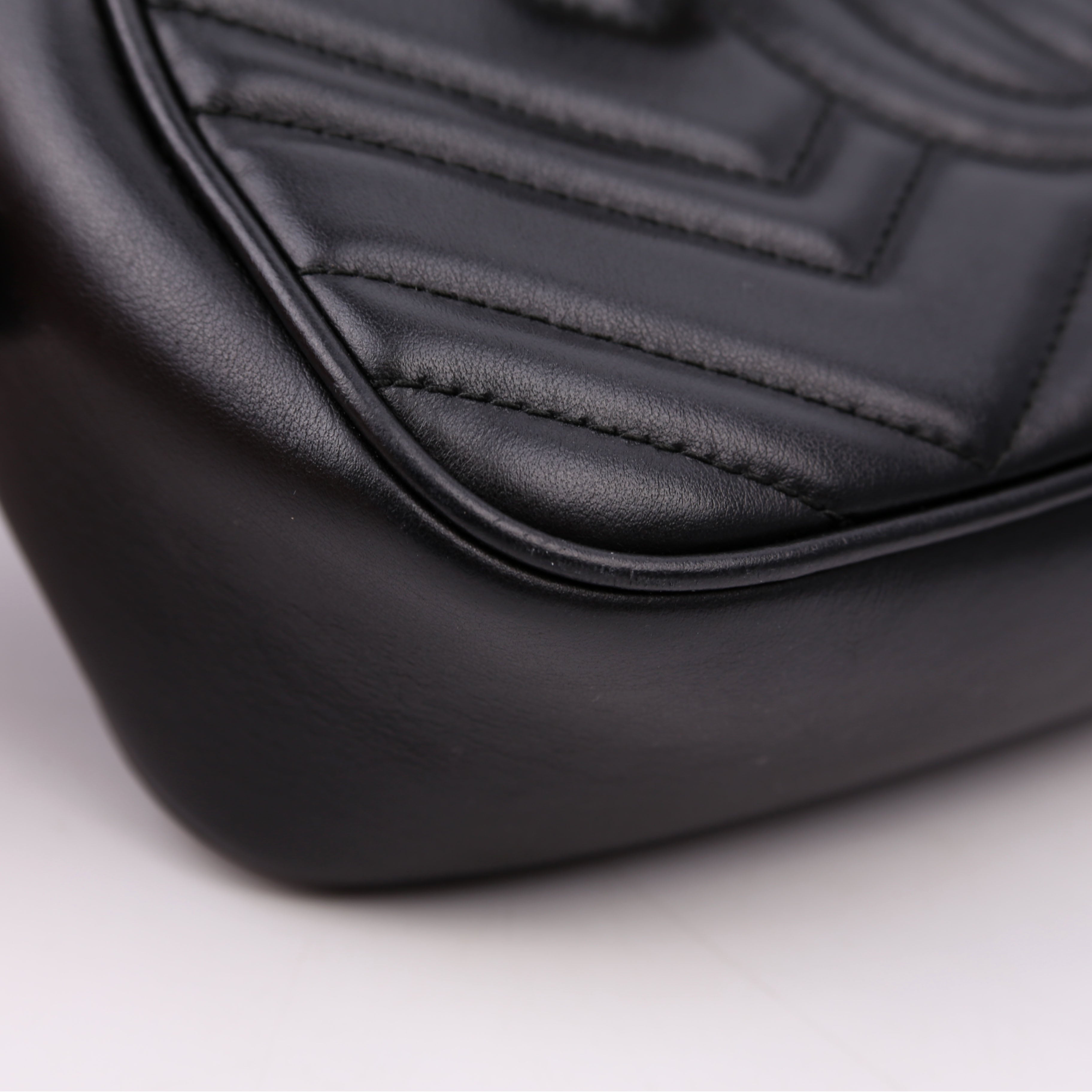 447632 Marmont Small Leather Camera Black