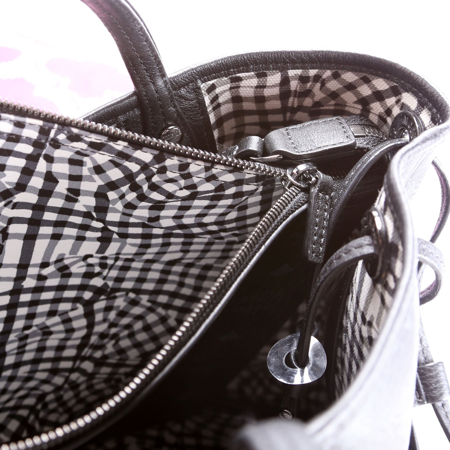 Liz Tote Reverse With Pouch Medium Black