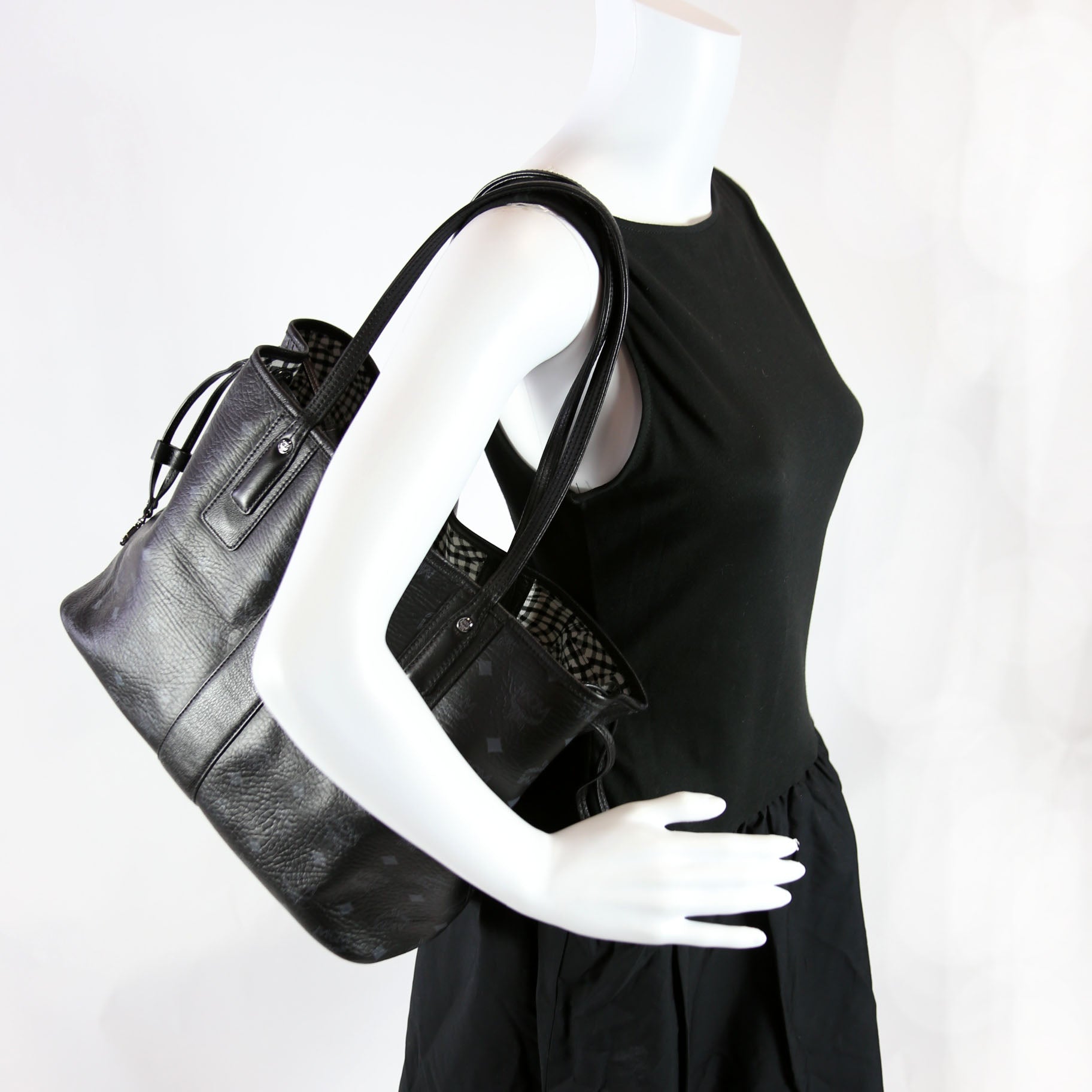 Liz Tote Reverse With Pouch Medium Black