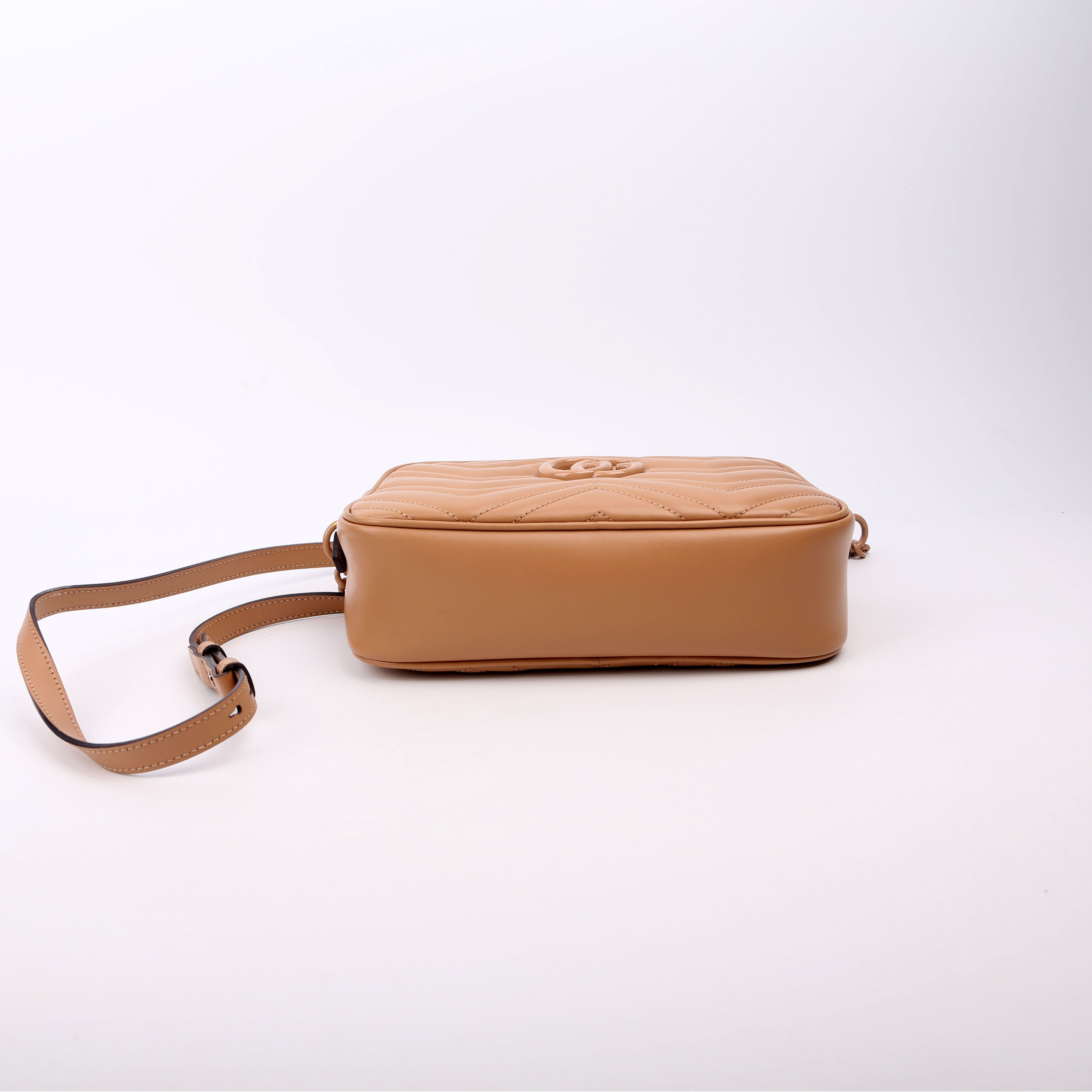 447632 Marmont Small Leather Camera Tan