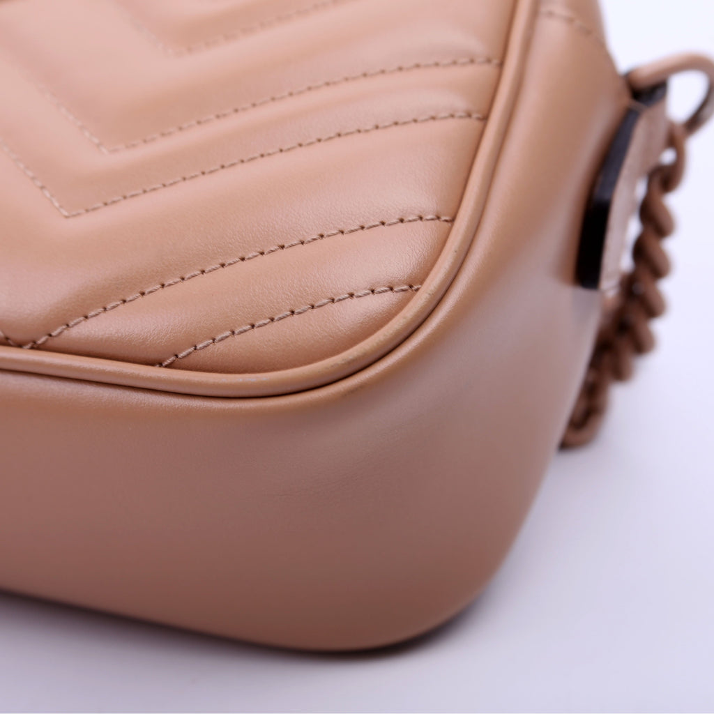 447632 Marmont Small Leather Camera Tan