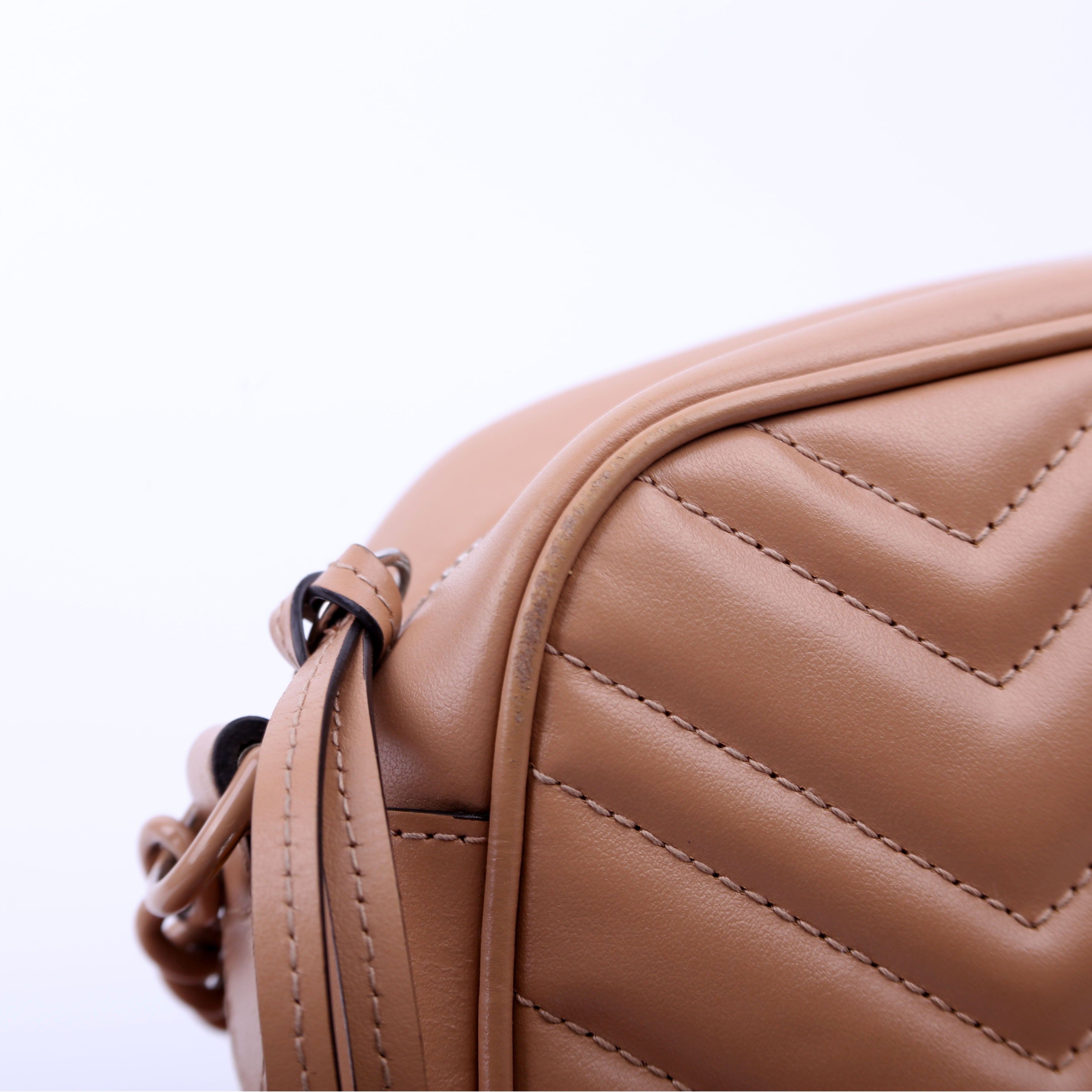 447632 Marmont Small Leather Camera Tan