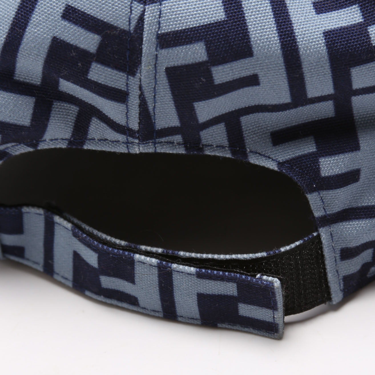 Fendi FXQ768 Zucca Baseball Cap Hat Size 58 Navy