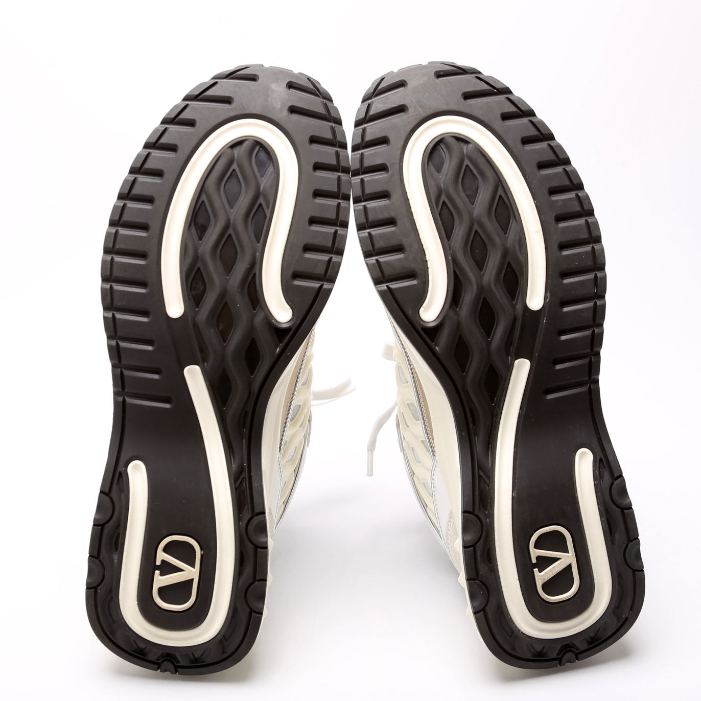 V Logo Go Runner Sneakers Size 38.5 White