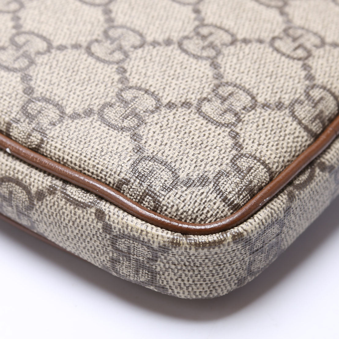 Gucci 700959 GG Supreme Interlocking Phone Pouch