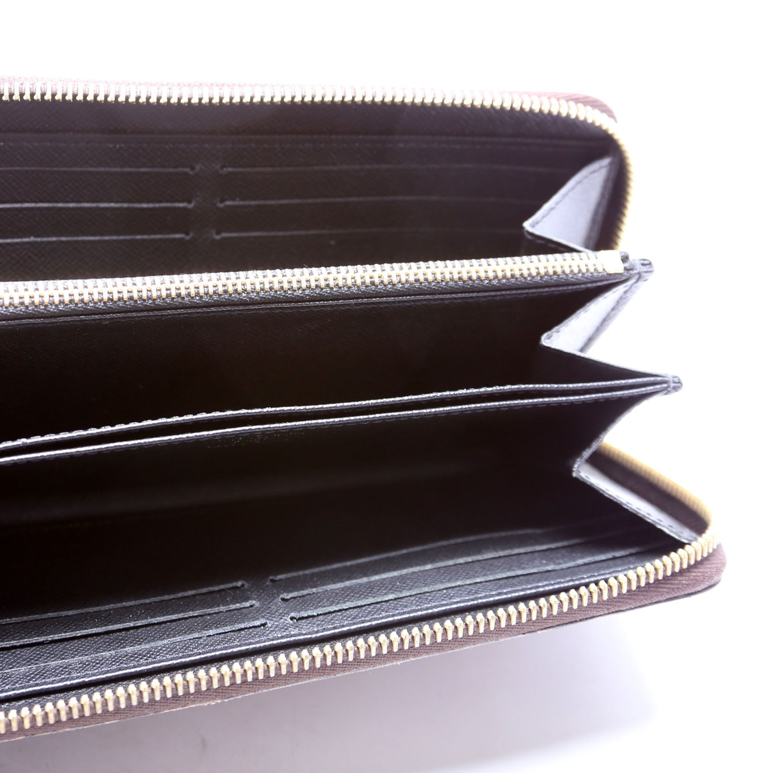 Zippy Wallet Giant Reverse Monogram