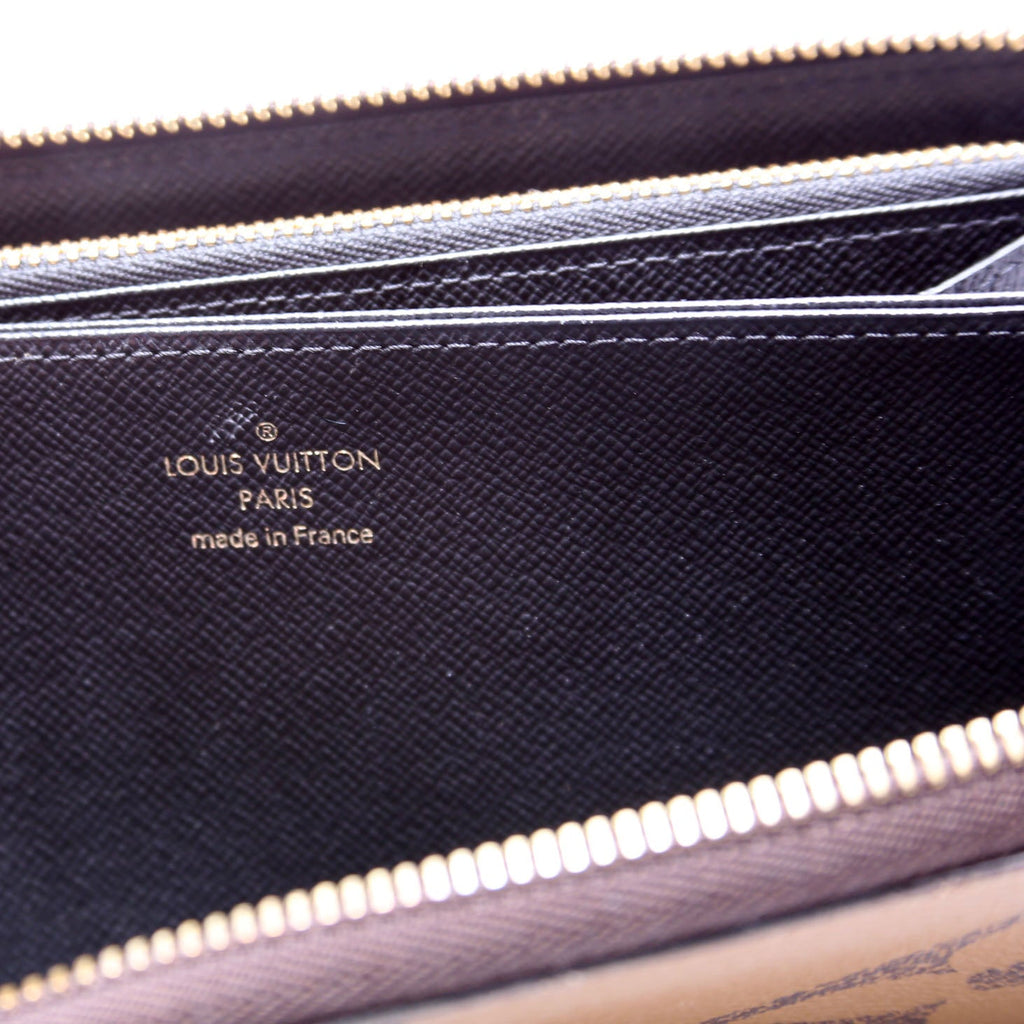 Zippy Wallet Giant Reverse Monogram