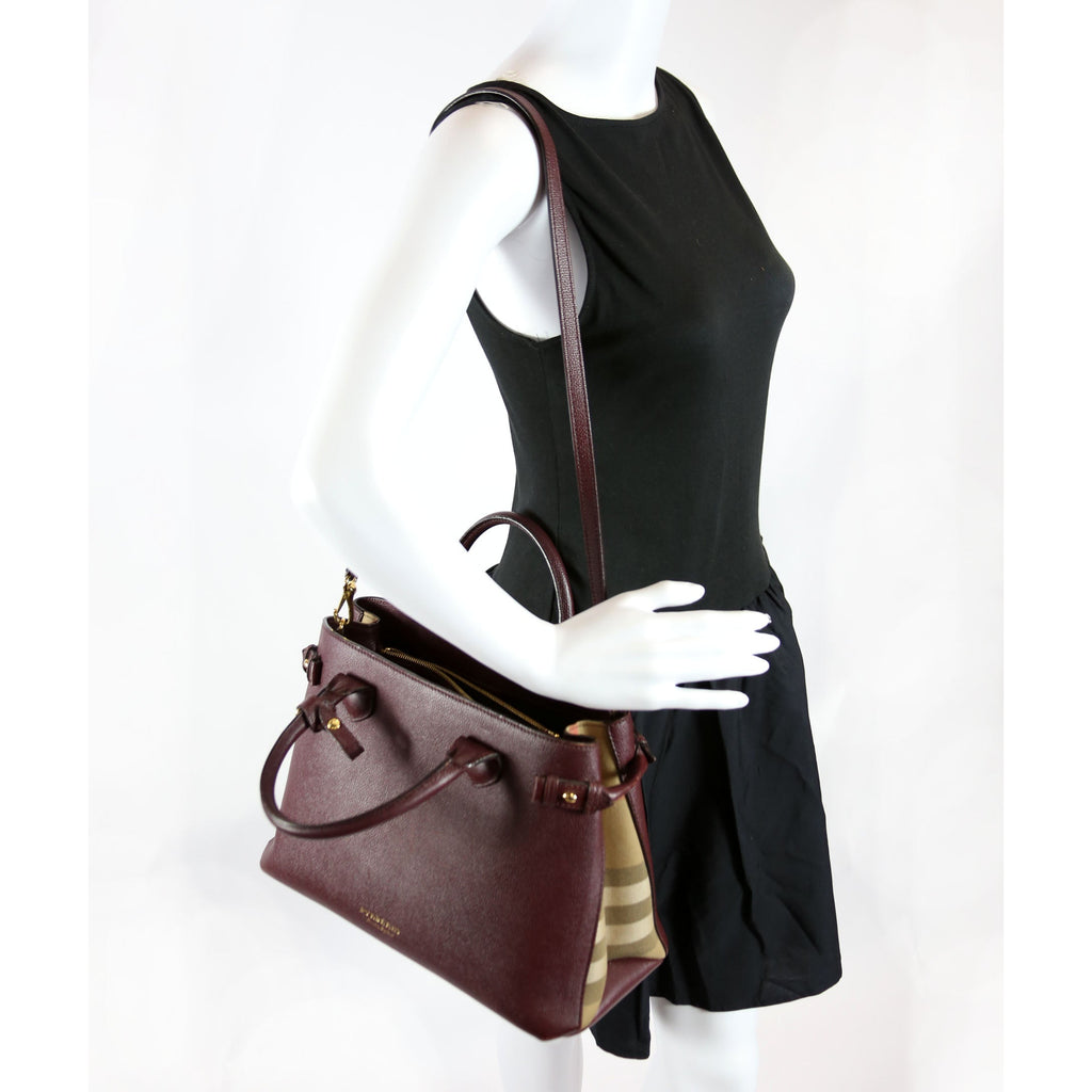 3962178 Banner Tote Medium Burgundy