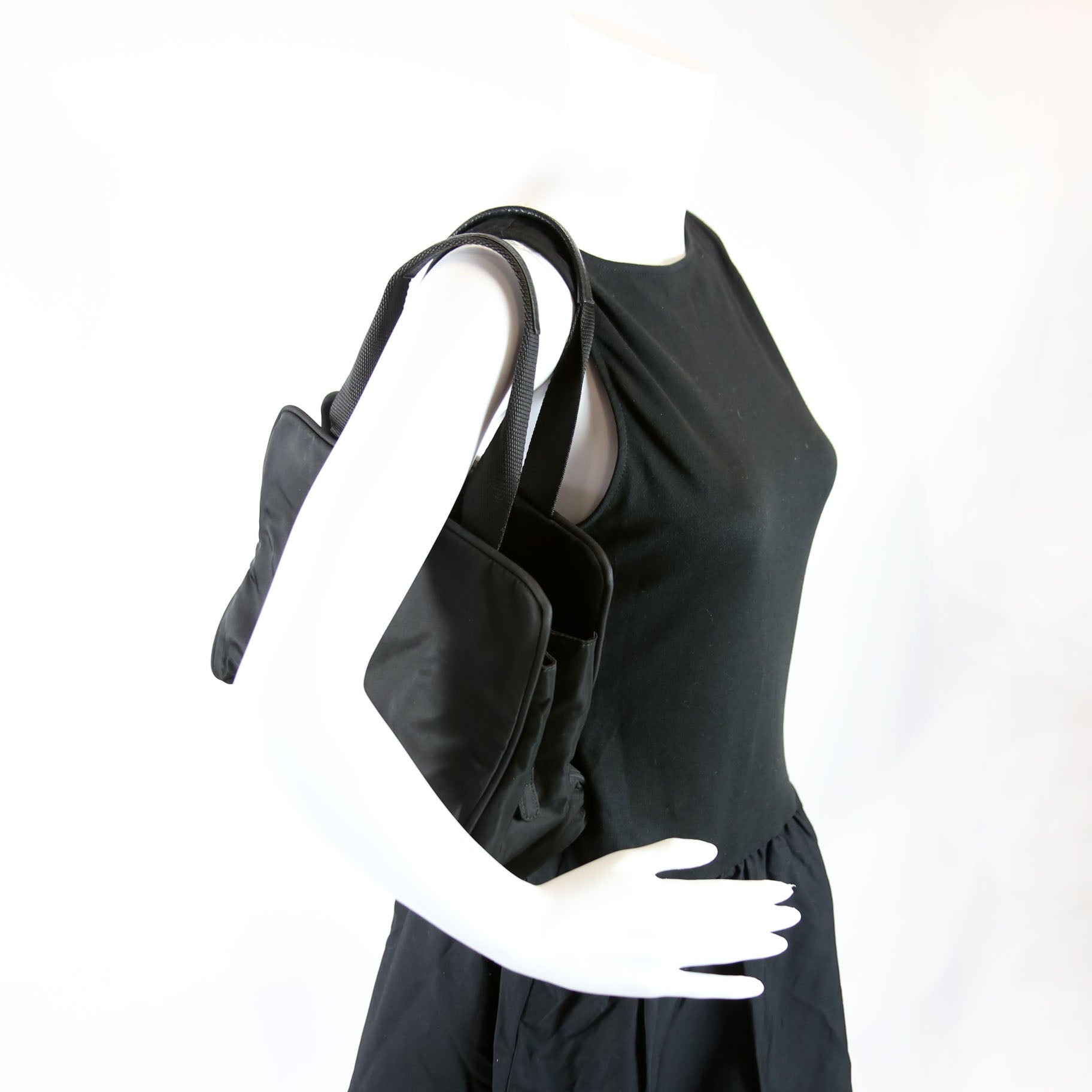 B7799 Tessuto Nylon Note Black