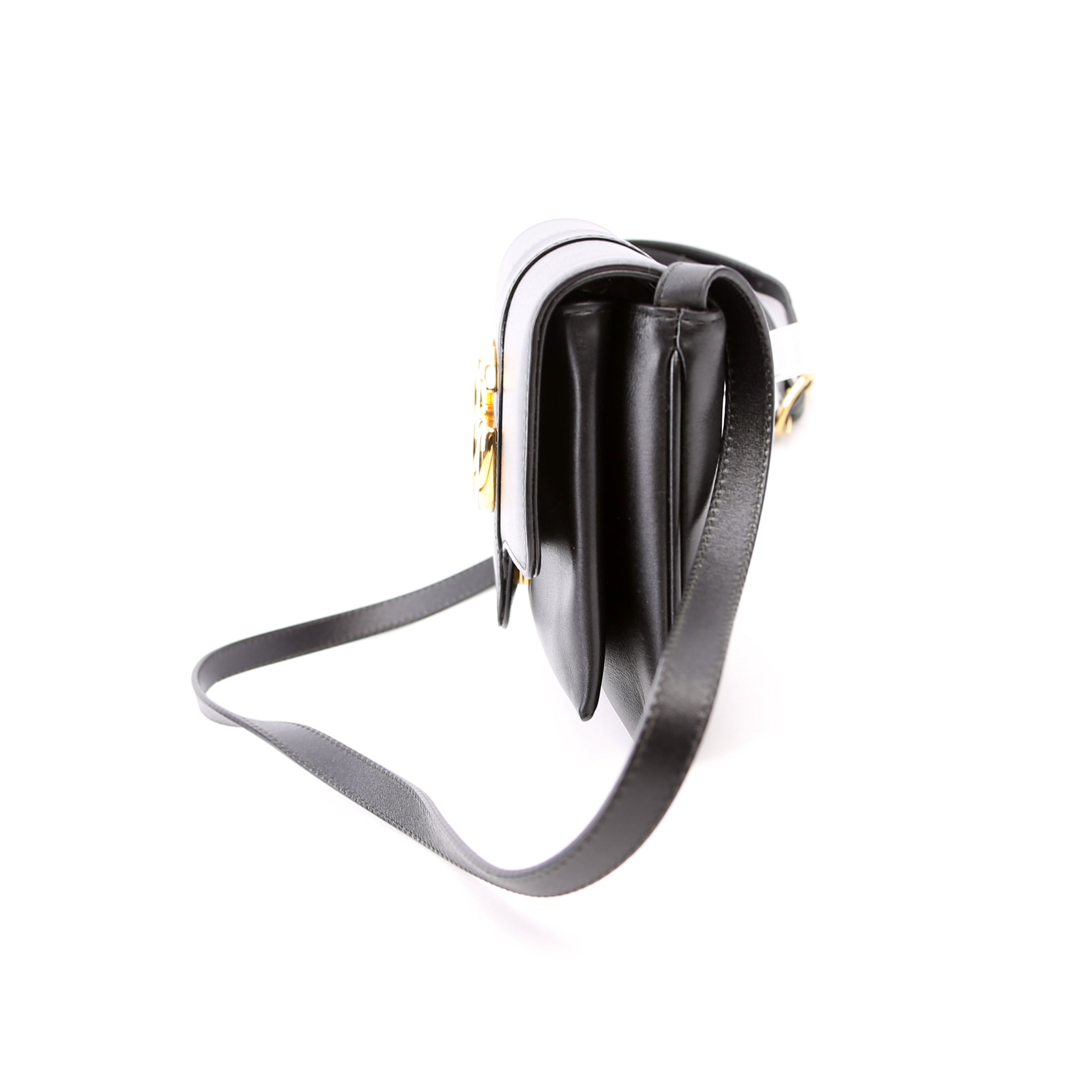 550129 Arli Flap Small Calfskin Black