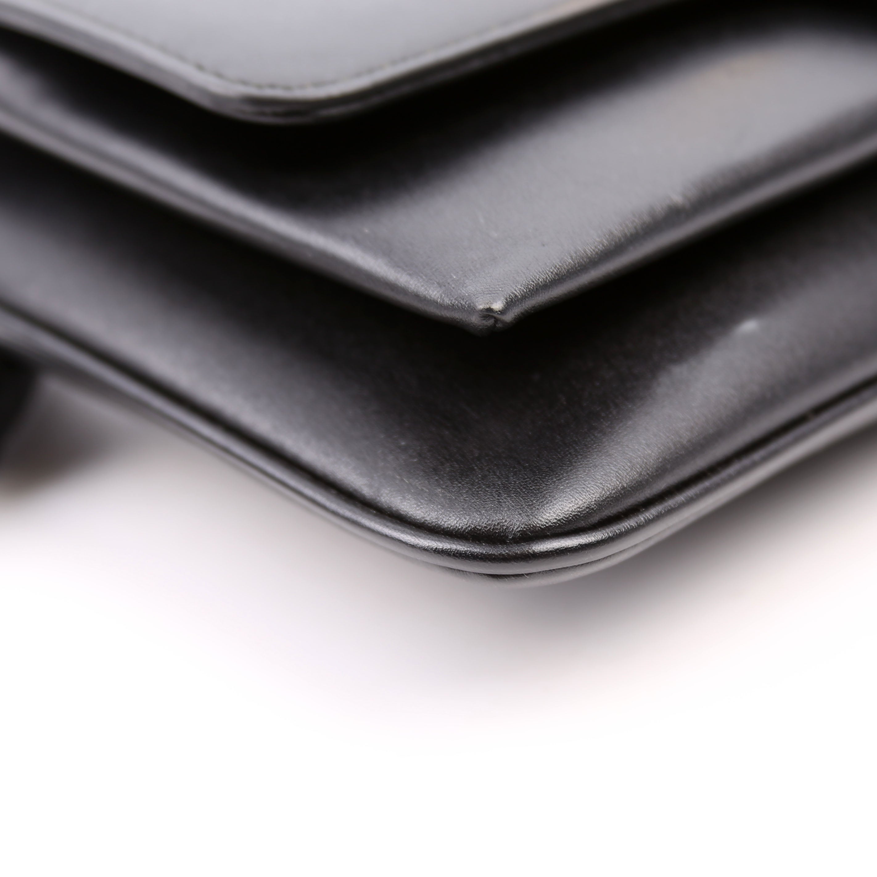 550129 Arli Flap Small Calfskin Black