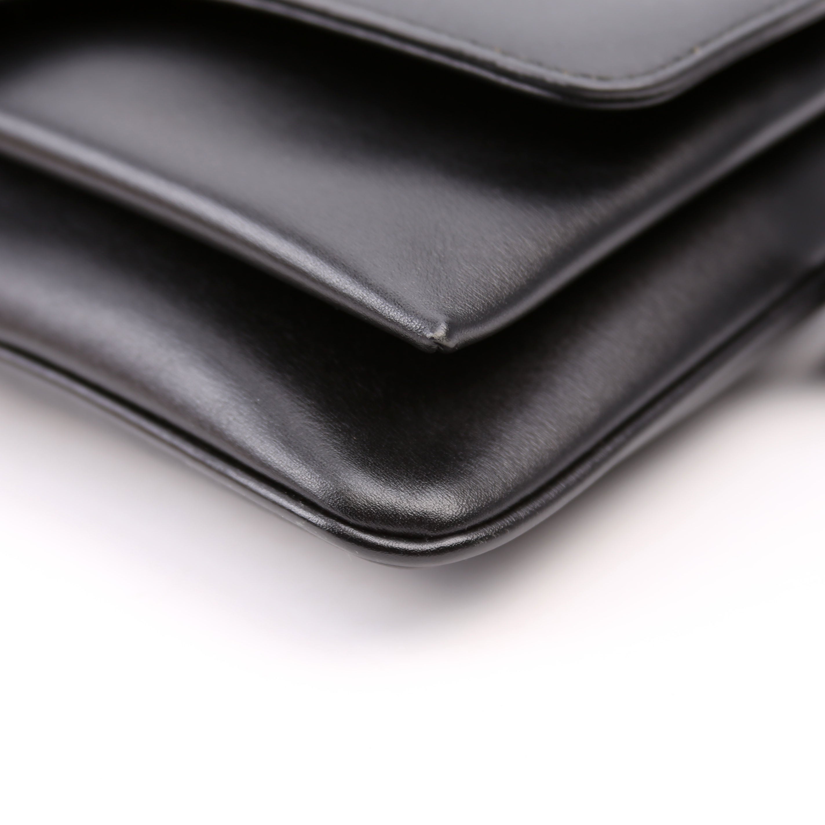 550129 Arli Flap Small Calfskin Black