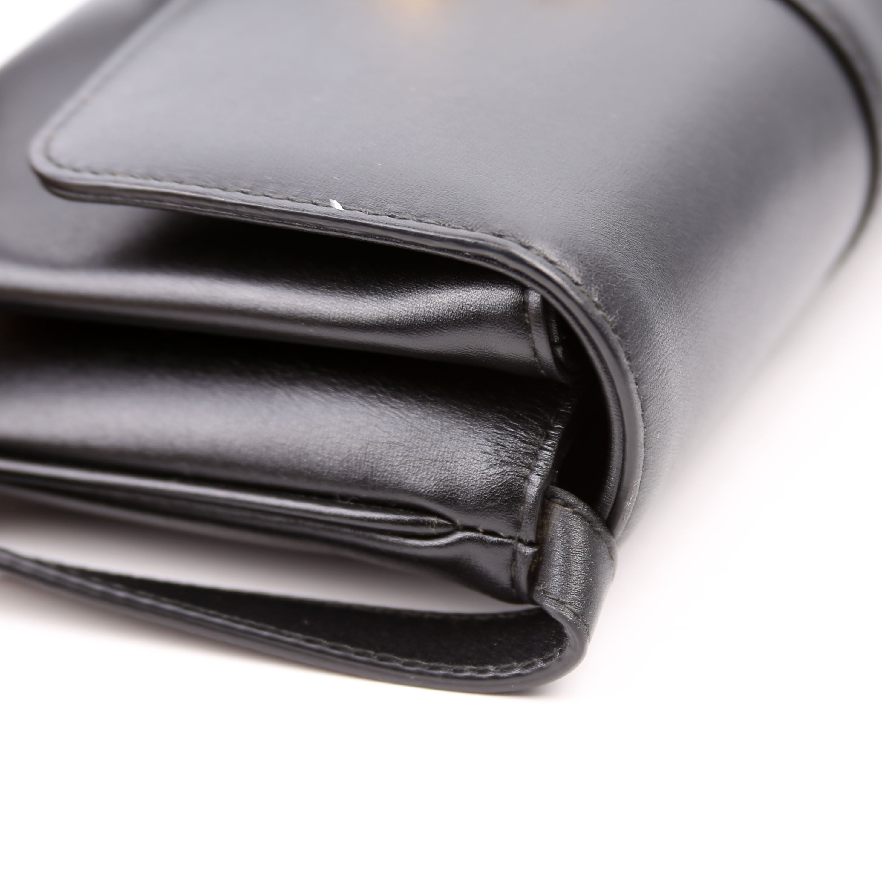 550129 Arli Flap Small Calfskin Black