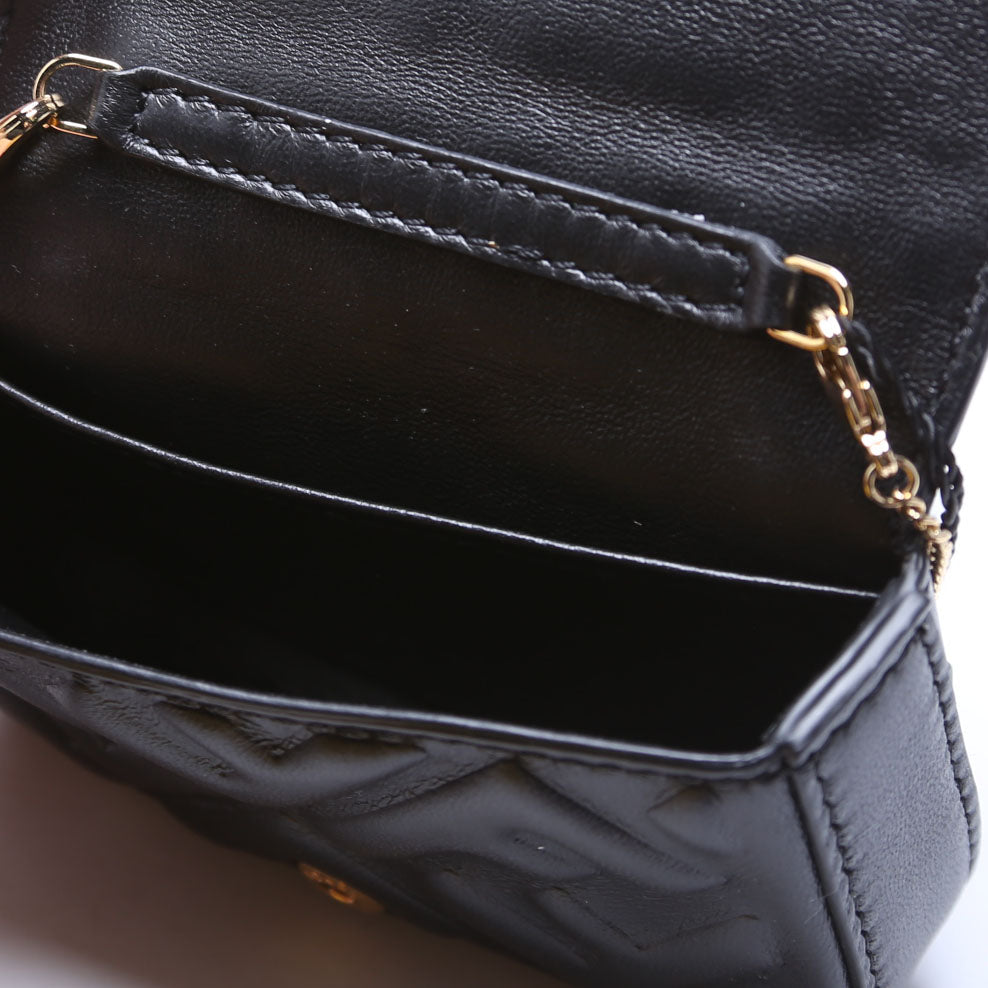 7AR844 Nano Baguette Charm Black