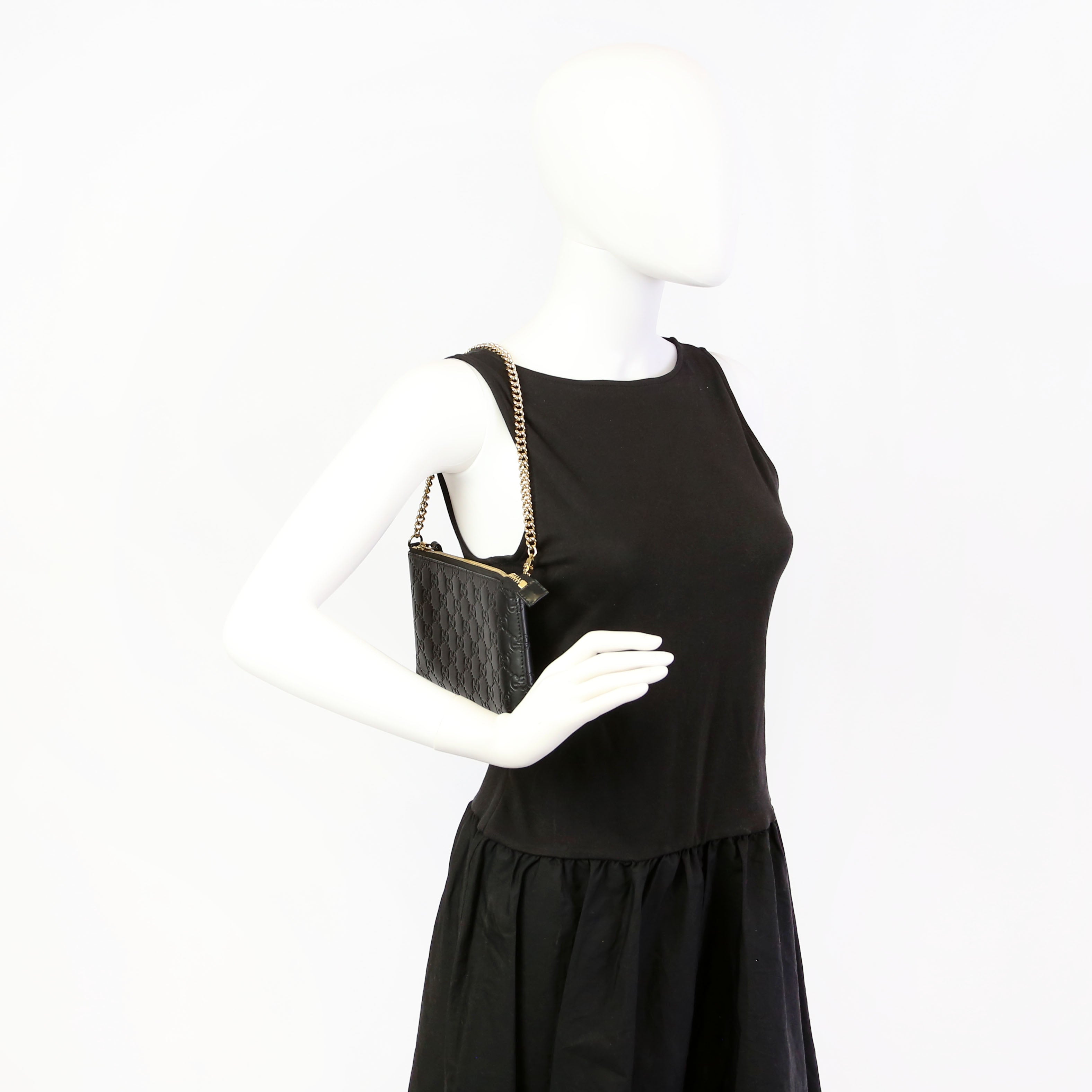 428449 GG Leather Wristlet Black