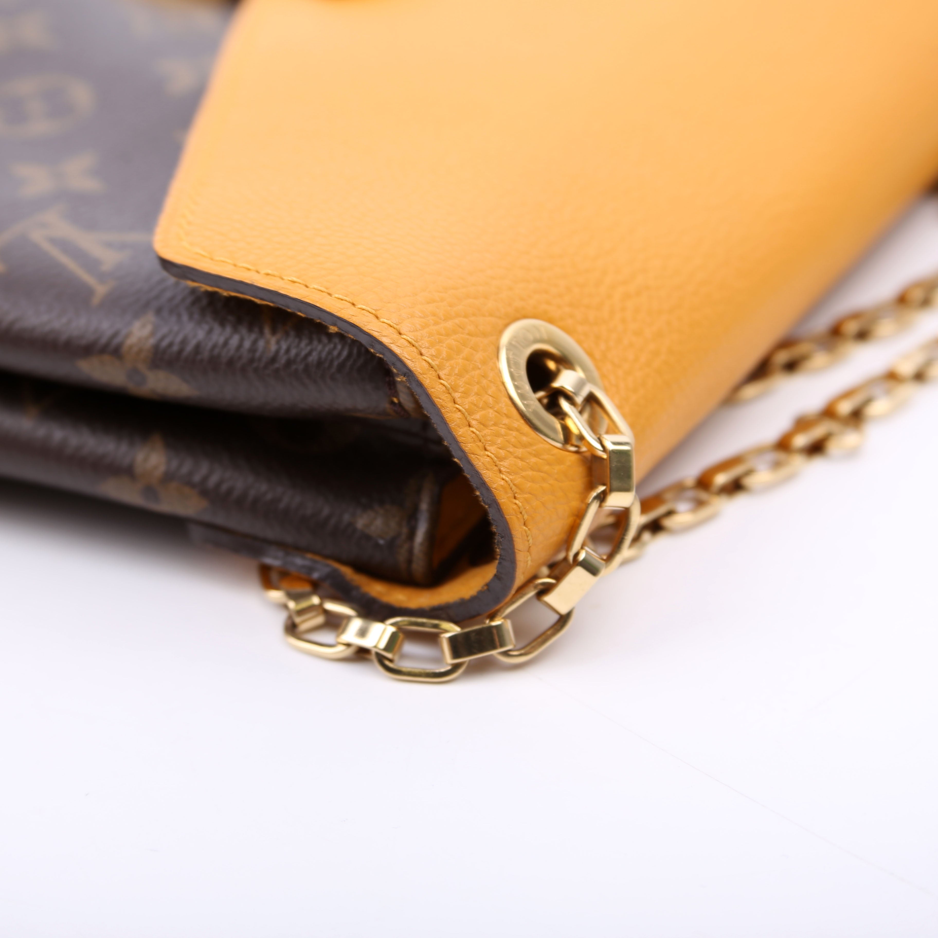 Pallas Chain Monogram Yellow