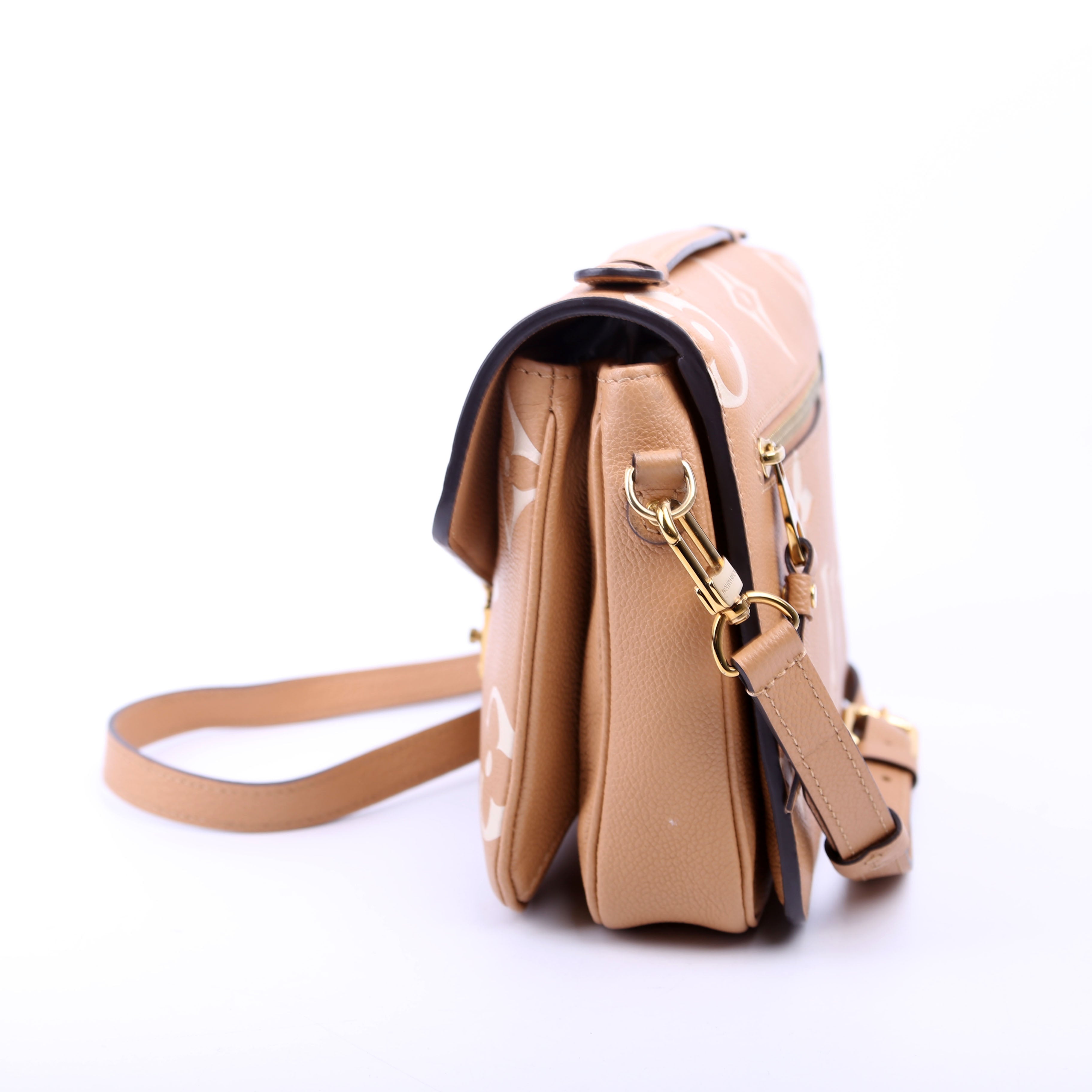 Pochette Metis Empreinte Bicolor Tan