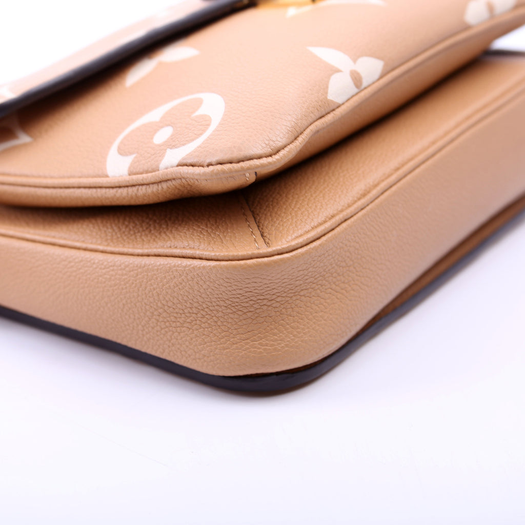 Pochette Metis Empreinte Bicolor Tan