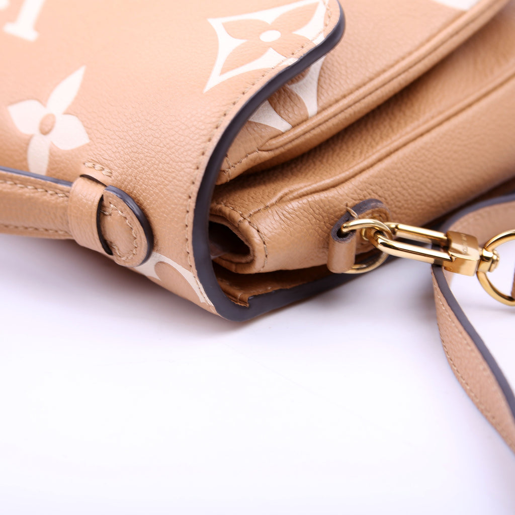 Pochette Metis Empreinte Bicolor Tan