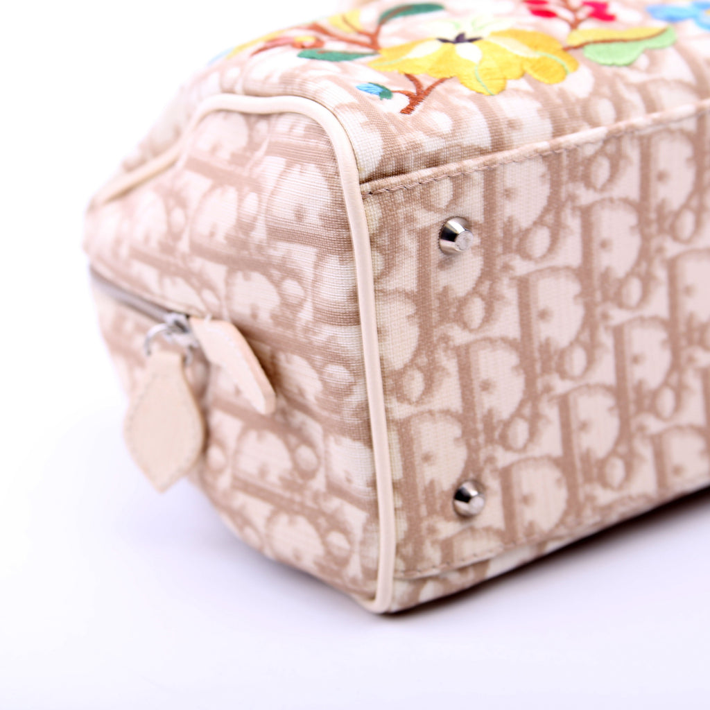 Diorissmo Boston Embroidered Flowers Beige