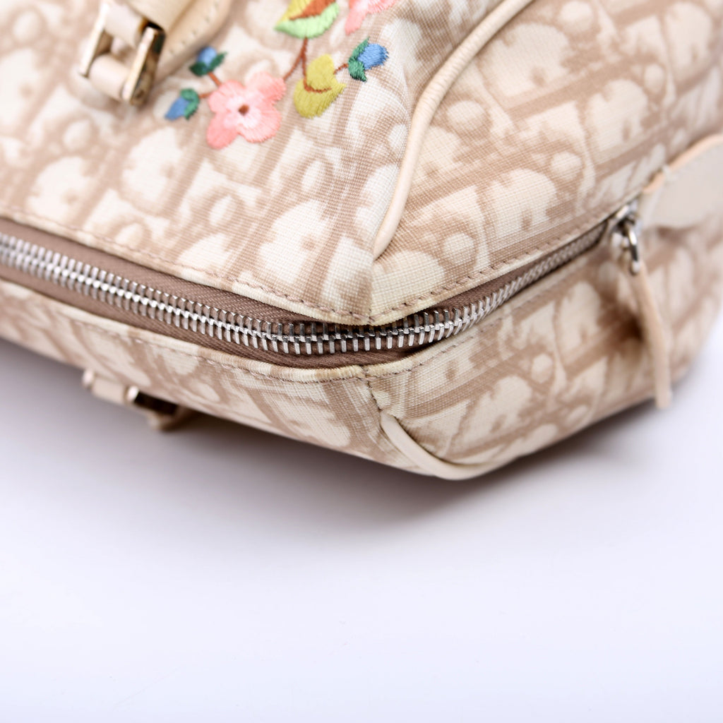 Diorissmo Boston Embroidered Flowers Beige