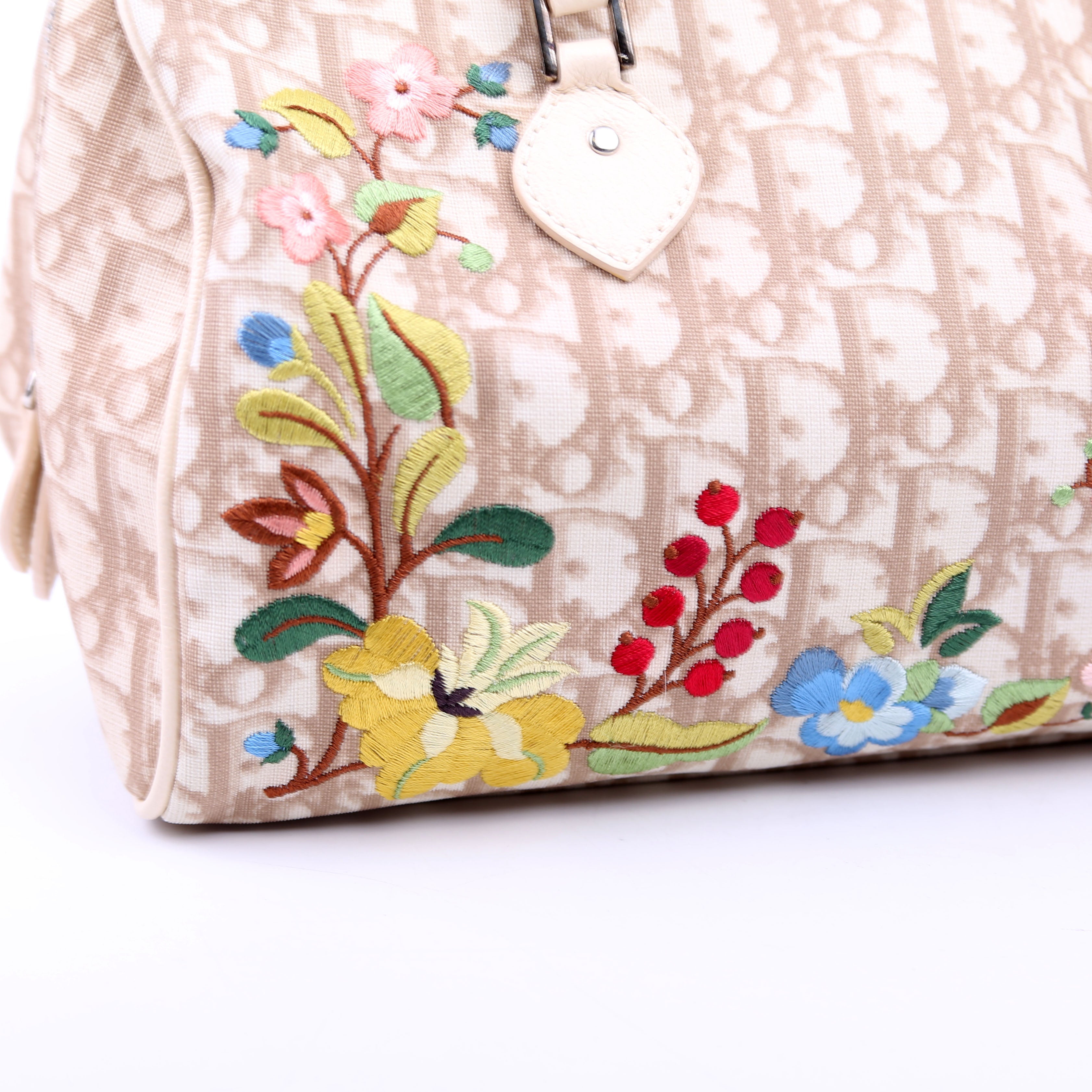Diorissmo Boston Embroidered Flowers Beige
