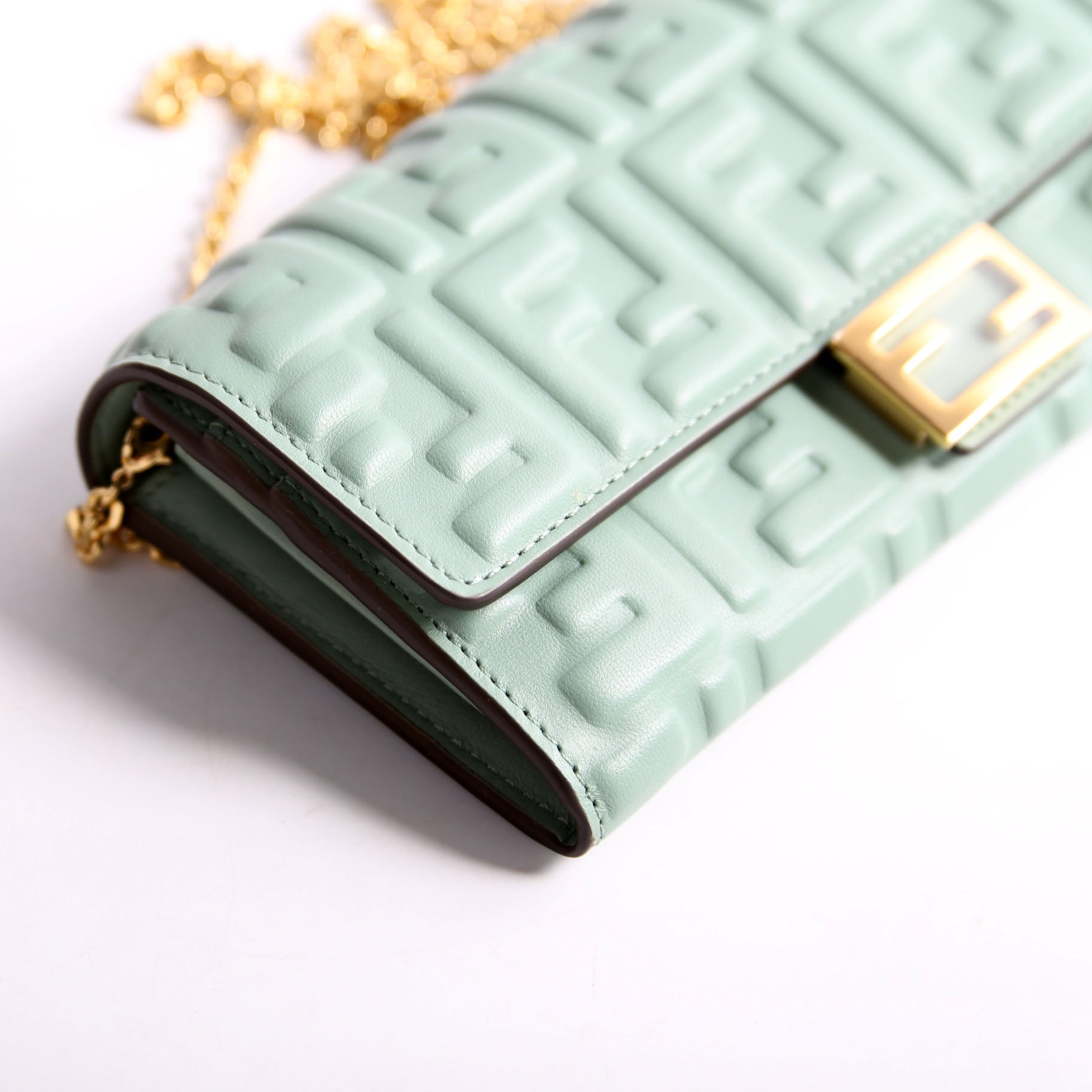 8M0365 FF Embossed Wallet On Chain Green