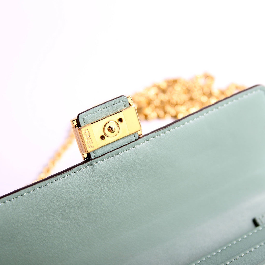 8M0365 FF Embossed Wallet On Chain Green