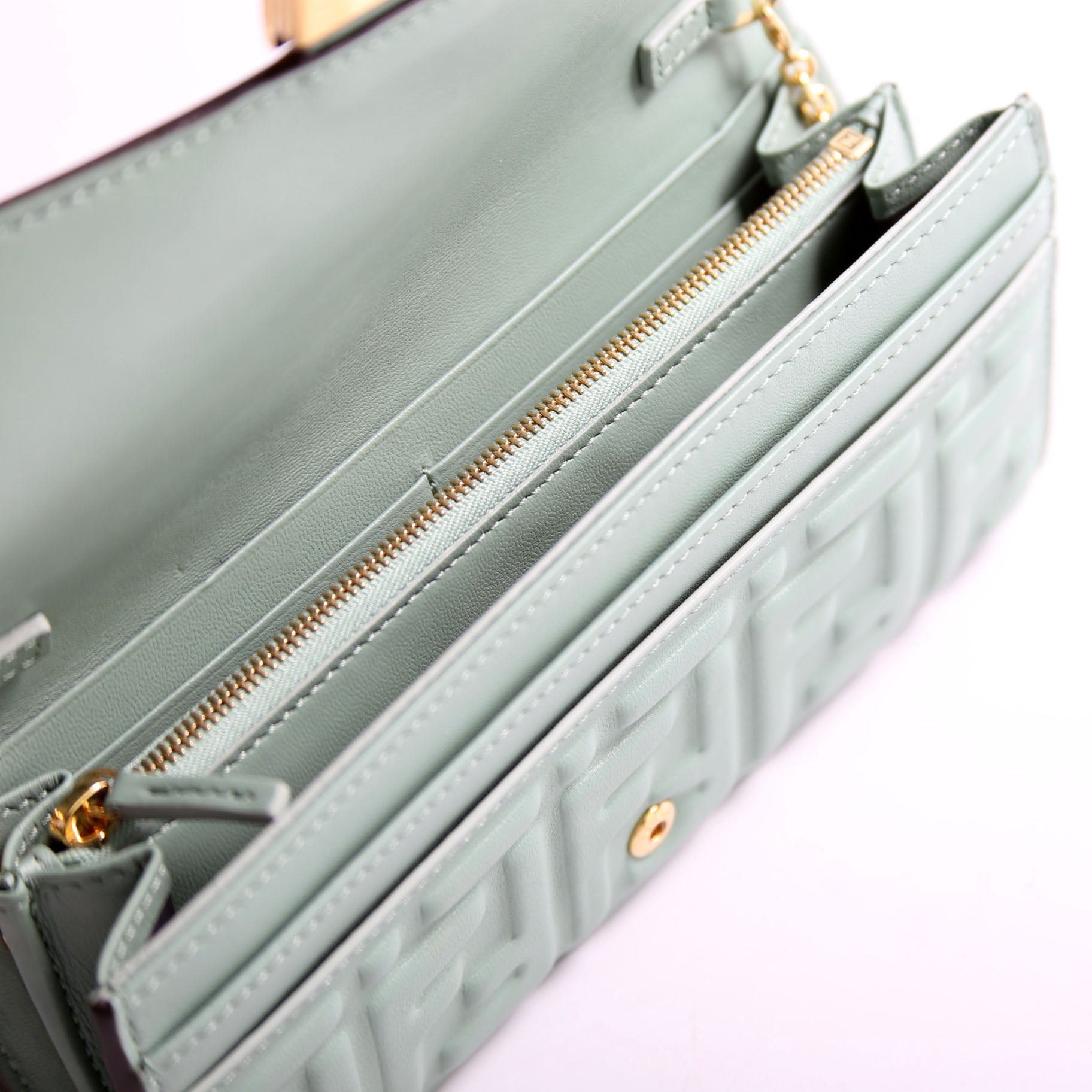8M0365 FF Embossed Wallet On Chain Green