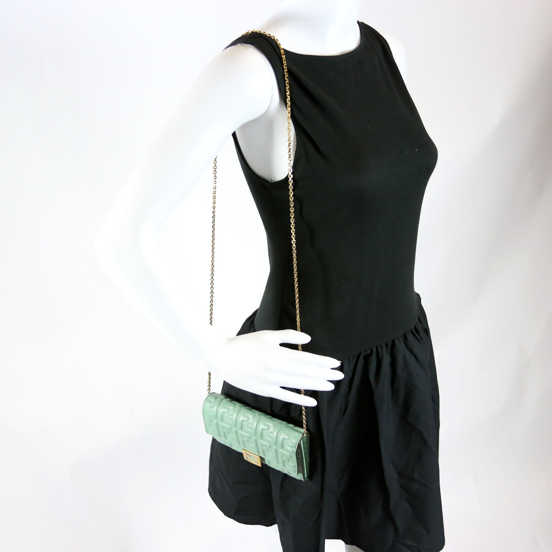 8M0365 FF Embossed Wallet On Chain Green