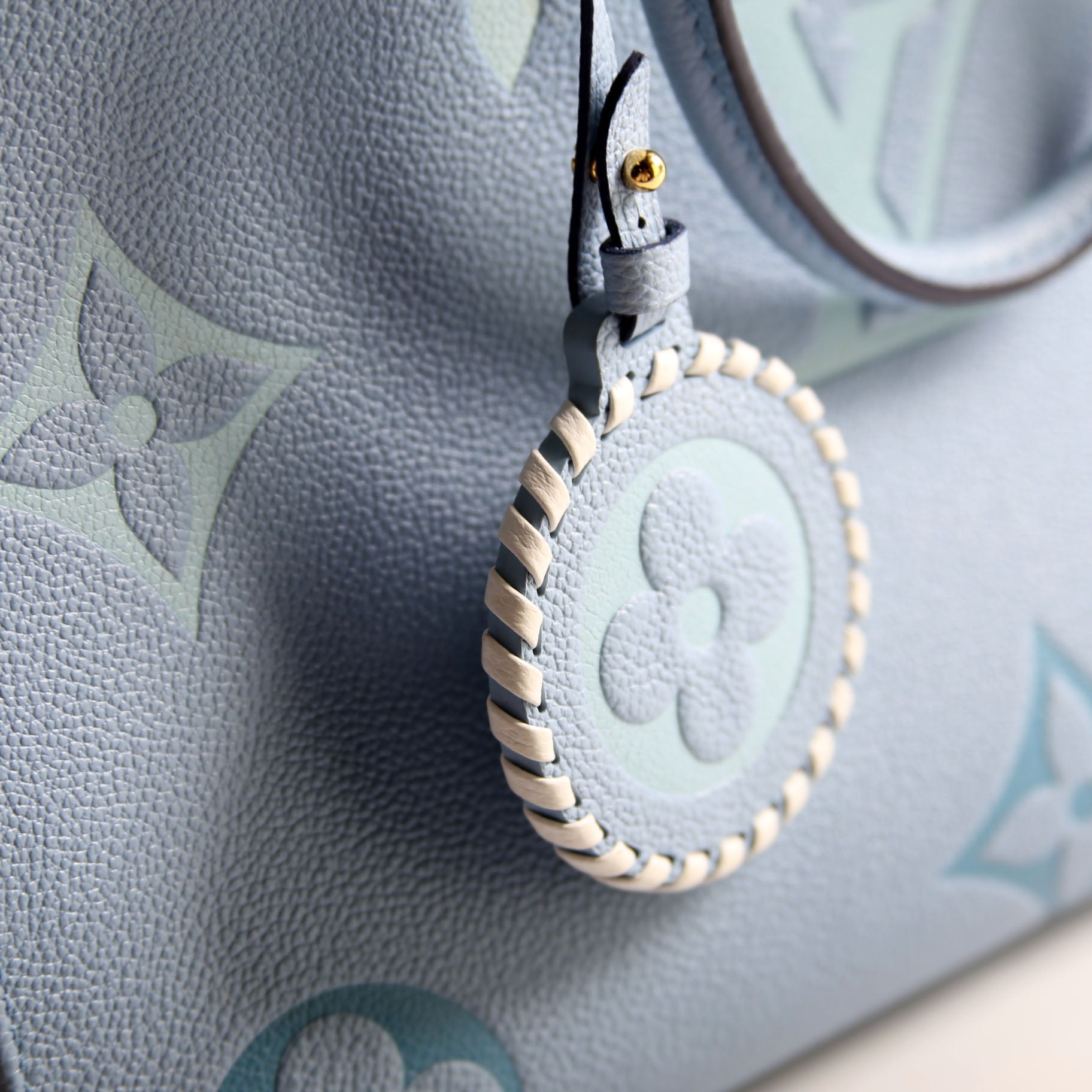 ONTHEGO MM Empreinte By the Pool