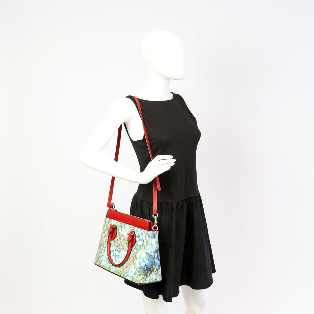 409534 GG Blooms Small Zip Tote Red