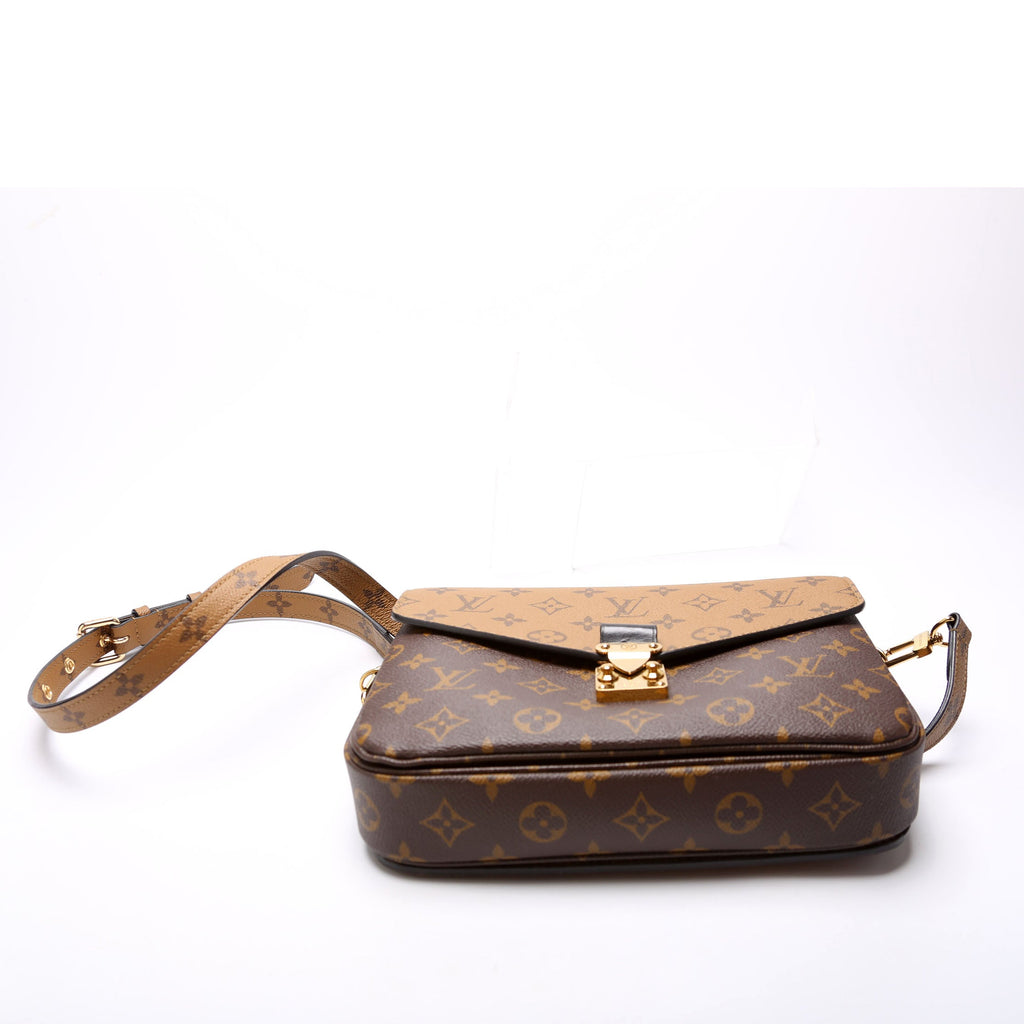 Pochette Metis Reversed Monogram