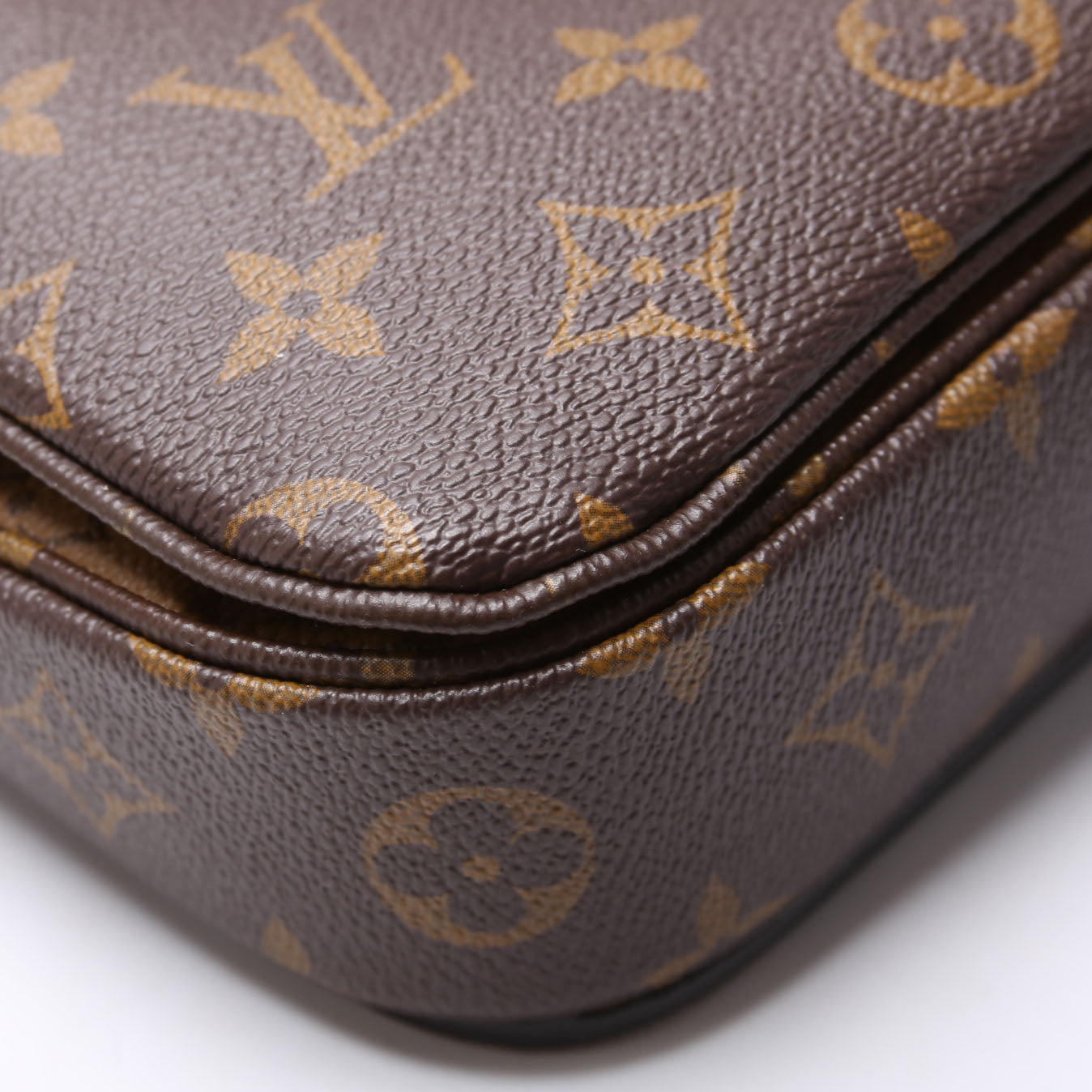 Pochette Metis Reversed Monogram