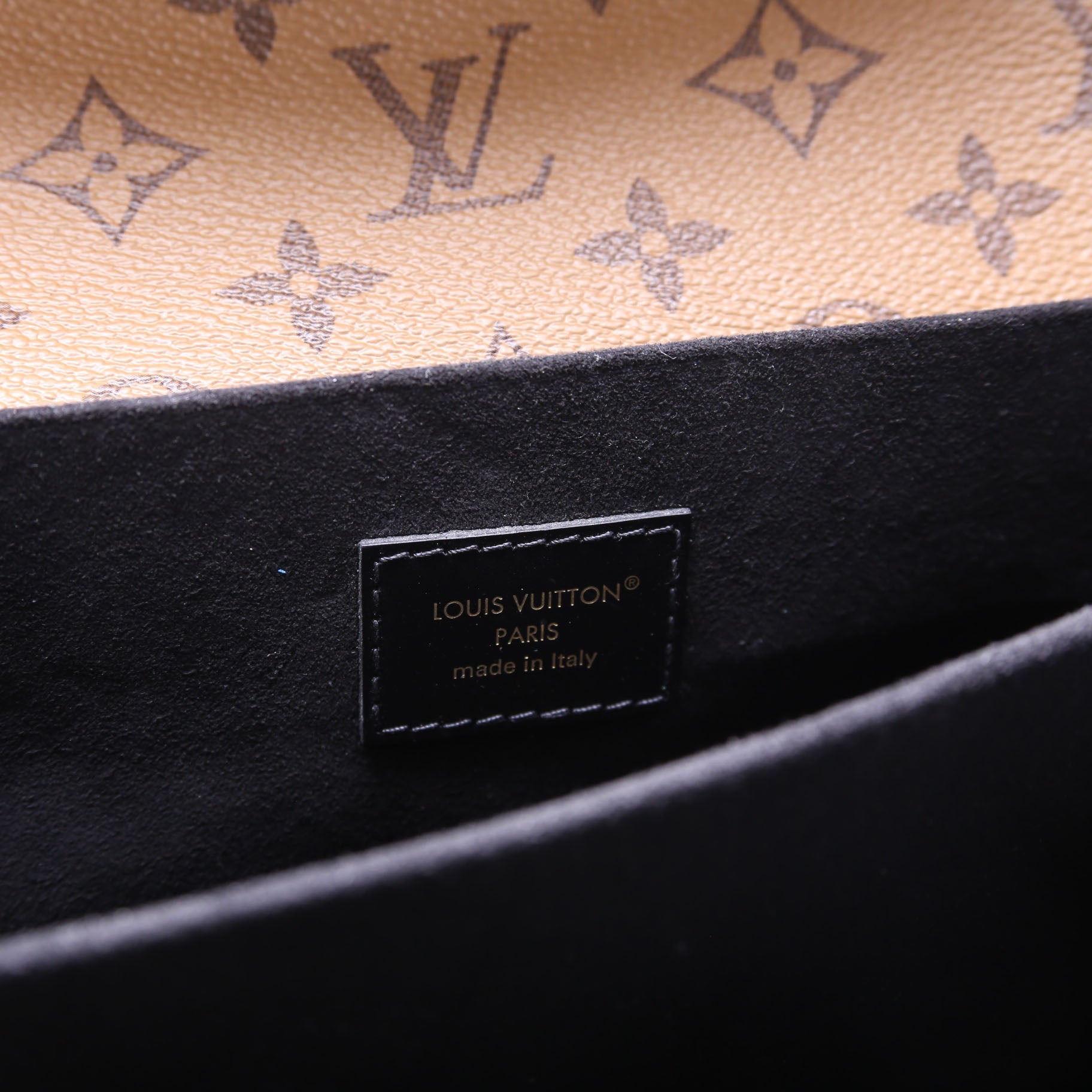 Pochette Metis Reversed Monogram